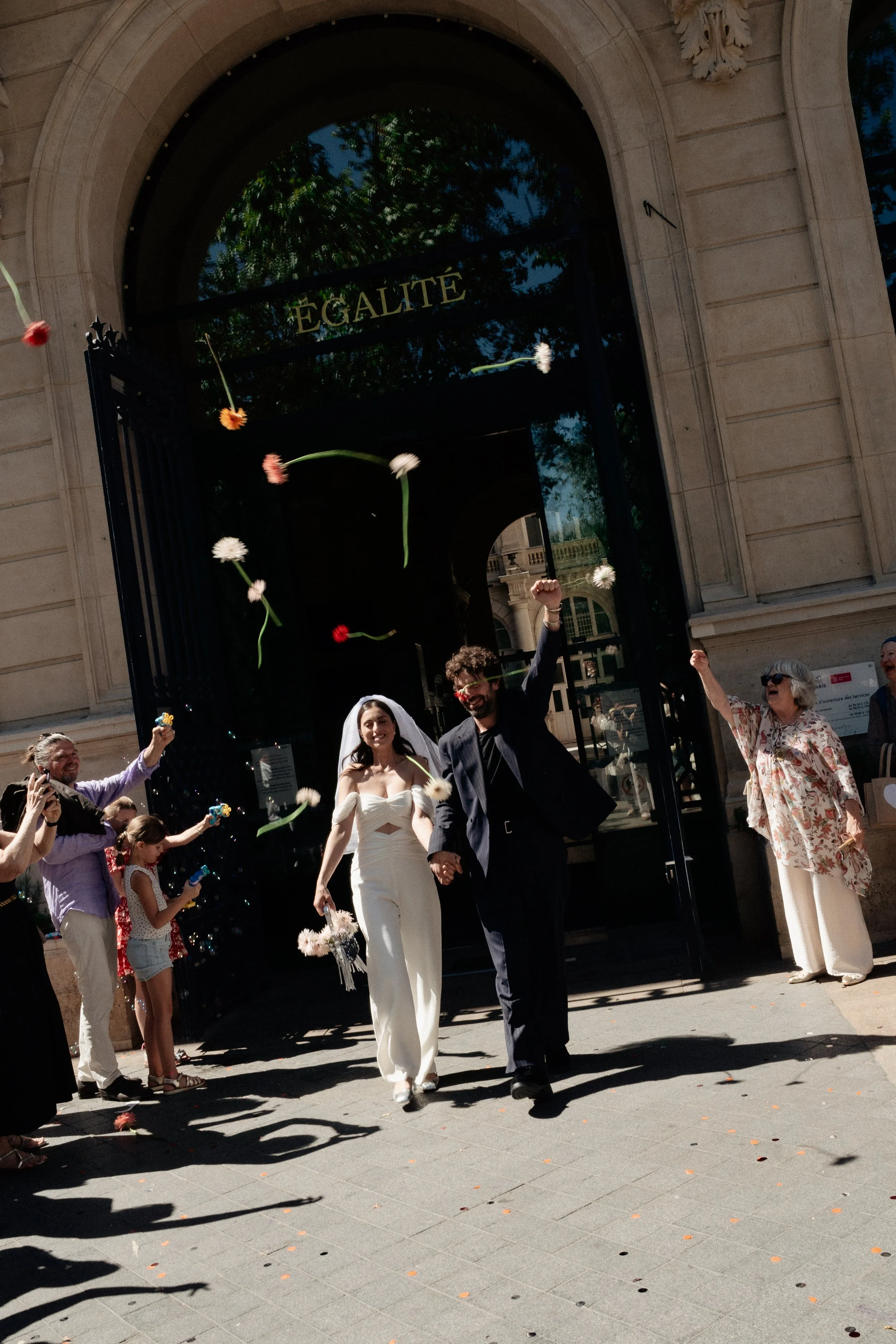 mariage-leonie-et-jules-mairie-du-11-paris-photographe-sacha-ernadote-119.jpg