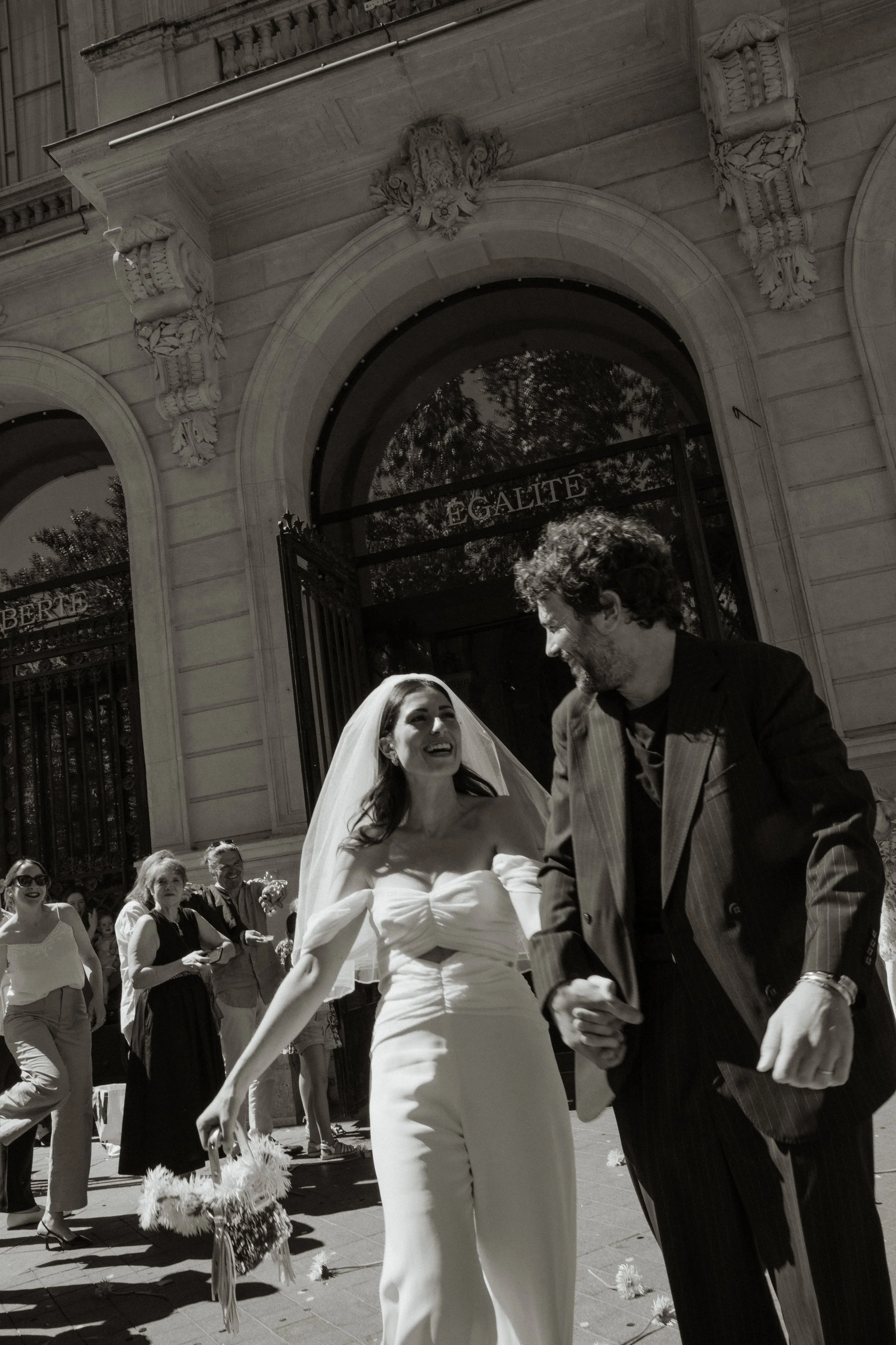 mariage-leonie-et-jules-mairie-du-11-paris-photographe-sacha-ernadote-125.jpg