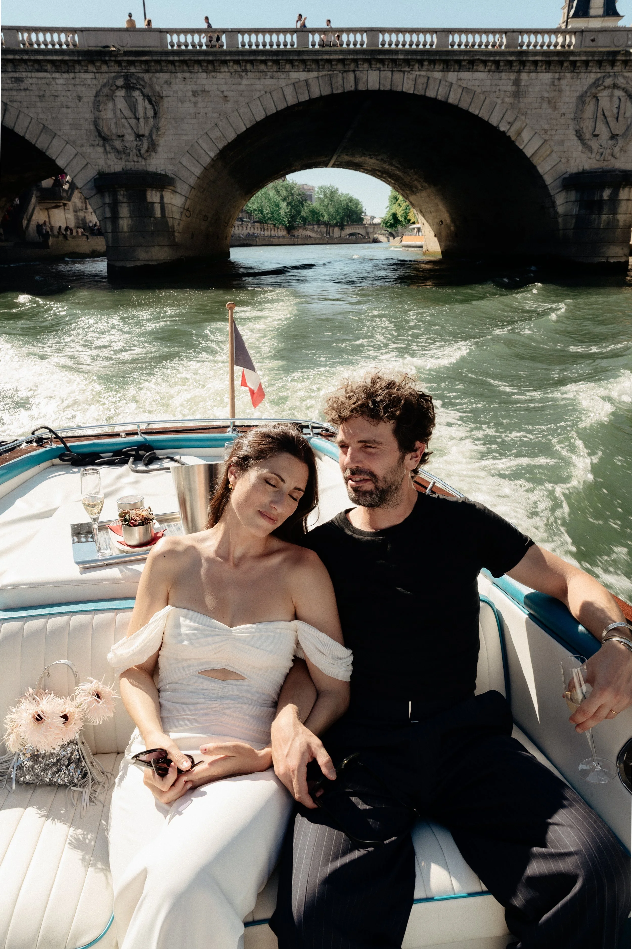 mariage-leonie-et-jules-mairie-du-11-paris-photographe-sacha-ernadote-197.jpg