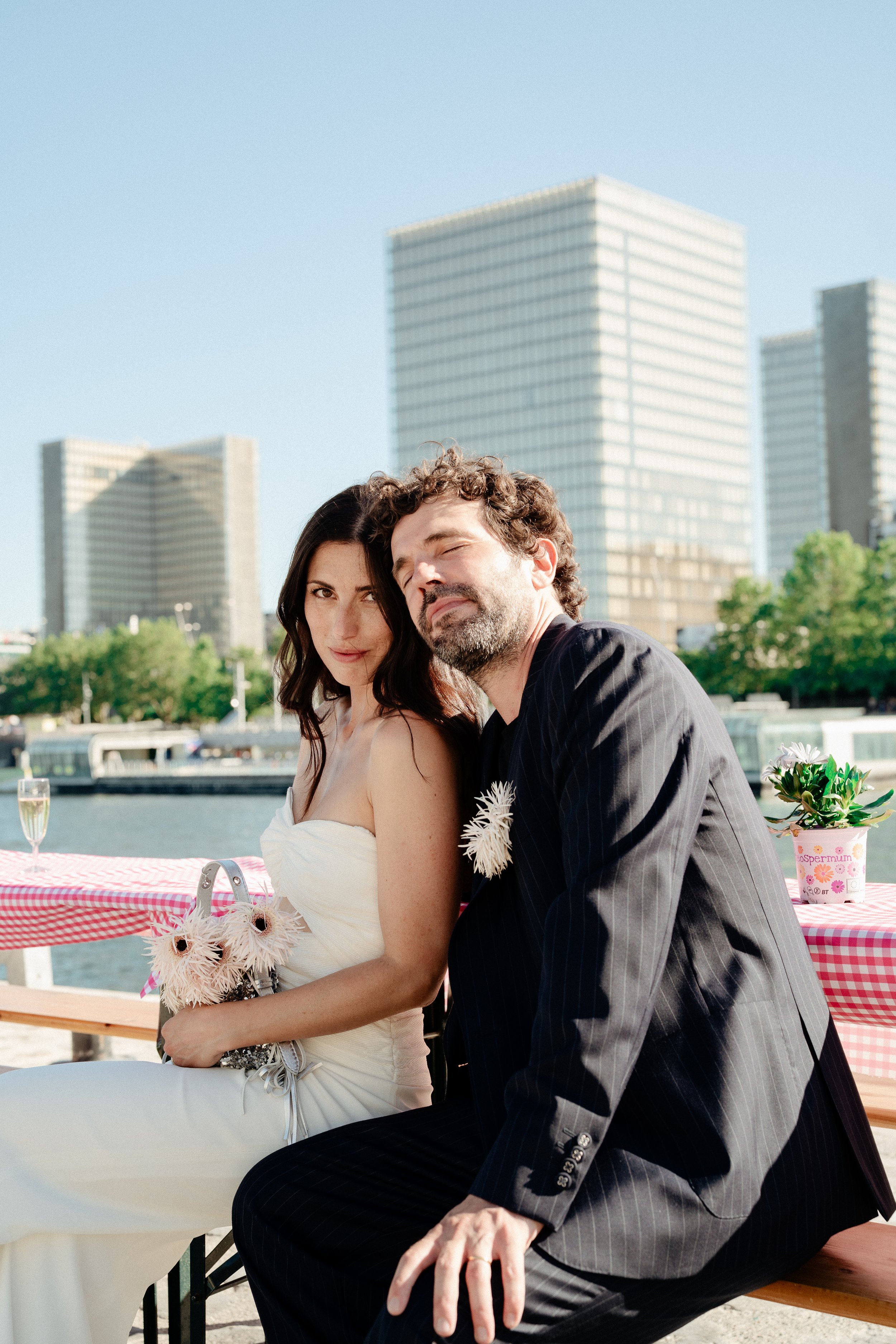 mariage-leonie-et-jules-mairie-du-11-paris-photographe-sacha-ernadote-241.jpg