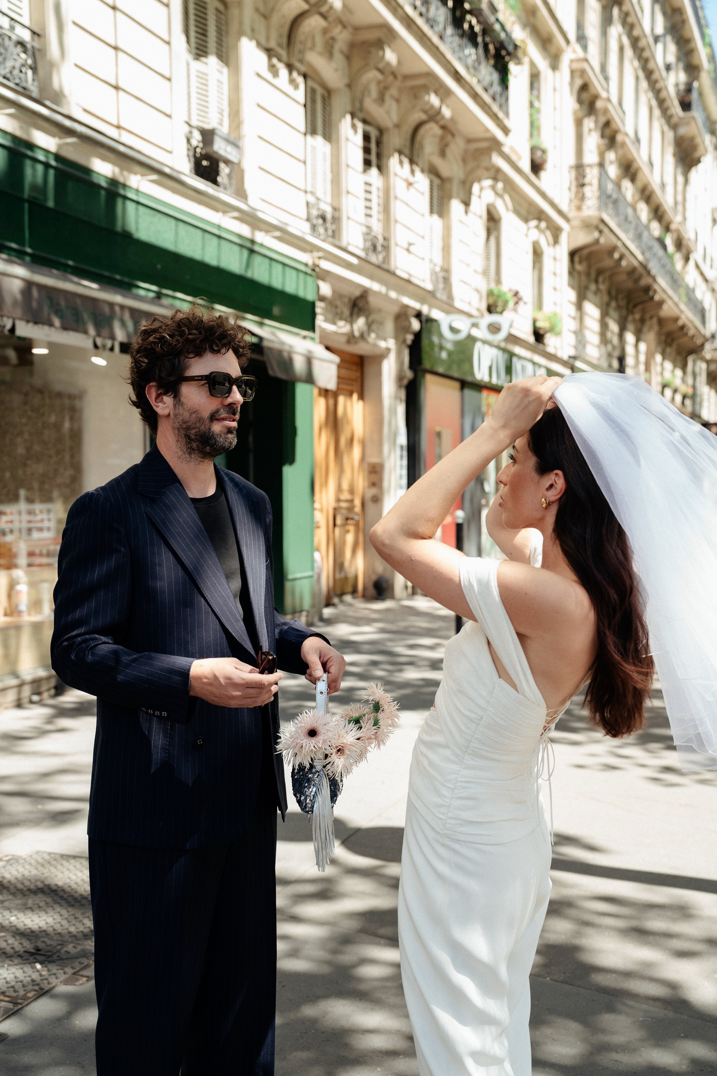 mariage-leonie-et-jules-mairie-du-11-paris-photographe-sacha-ernadote-250.jpg