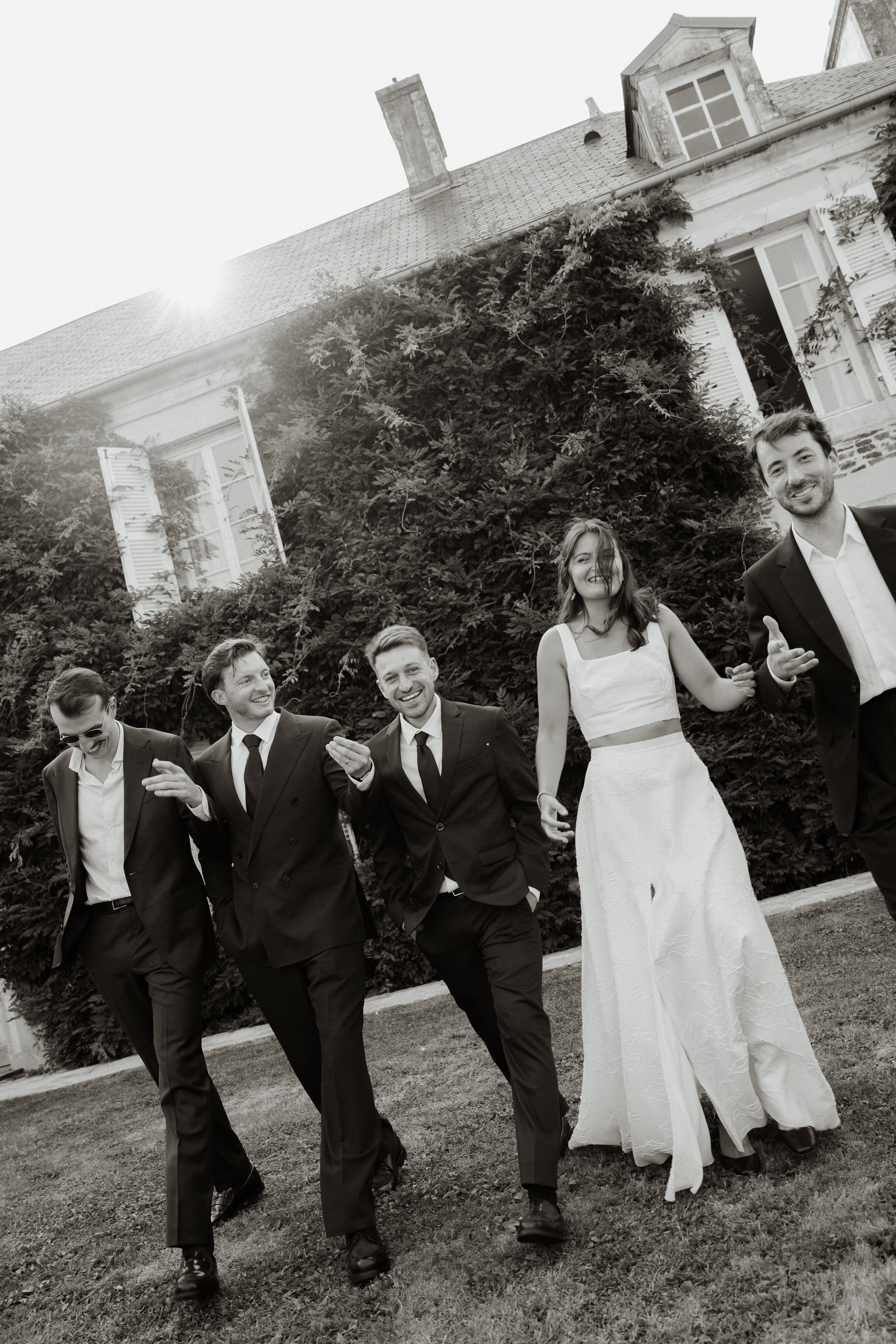 mariage-pauline-et-axel-maison-villeneuve-normandie-photographe-sacha-ernadote-photo-groupes-24.jpg