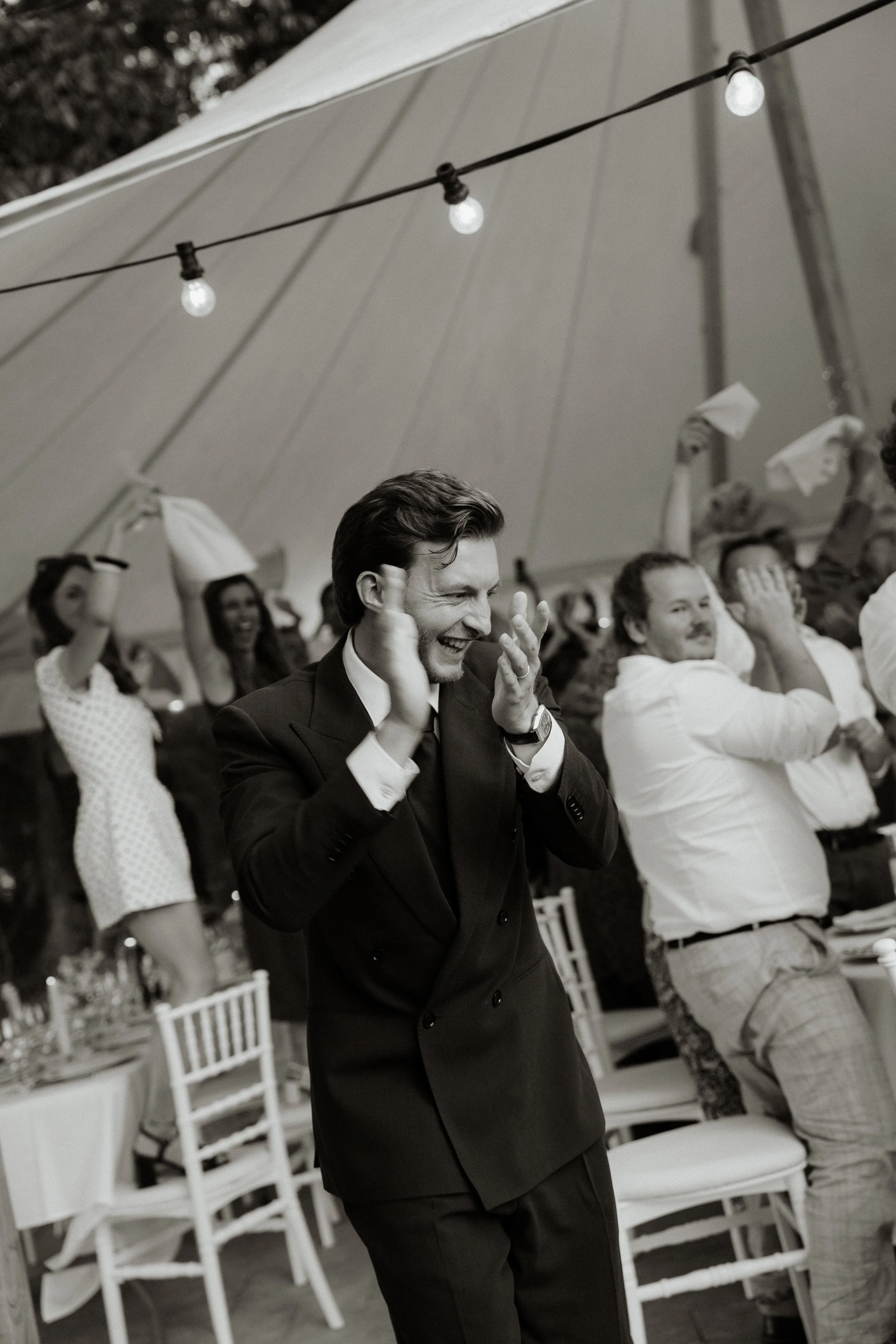 mariage-pauline-et-axel-maison-villeneuve-normandie-photographe-sacha-ernadote-diner-38.jpg