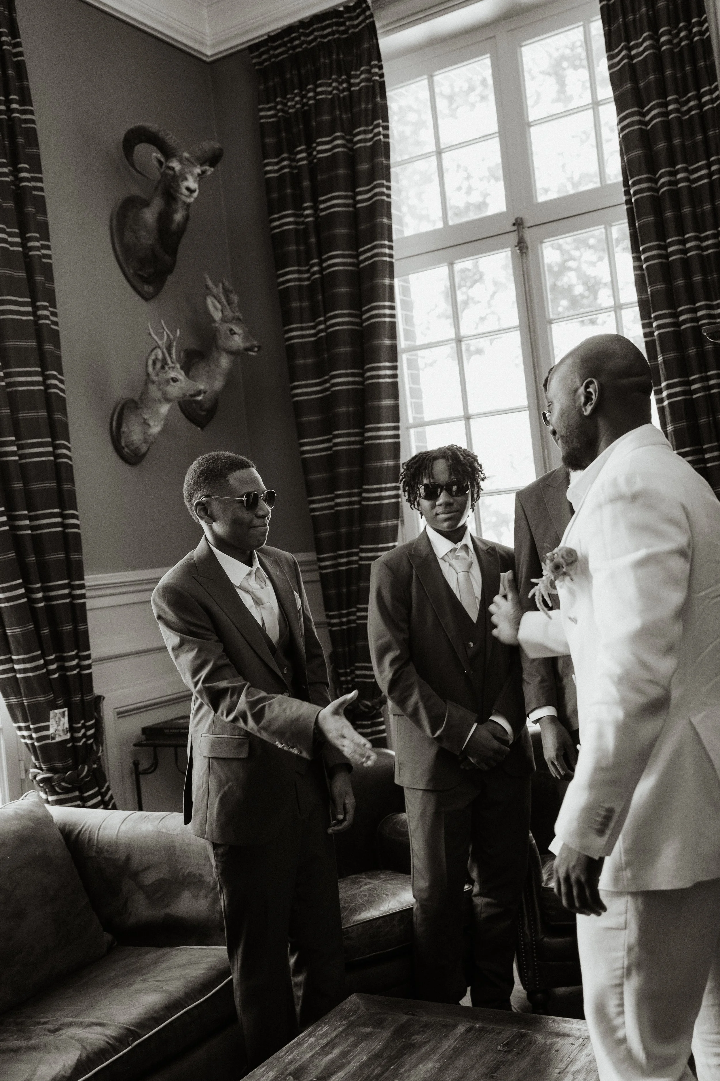 preparatifs-mariage-laique-chateau-normandie-fatiha-beric-photographe-sacha-ernadote-7.jpg