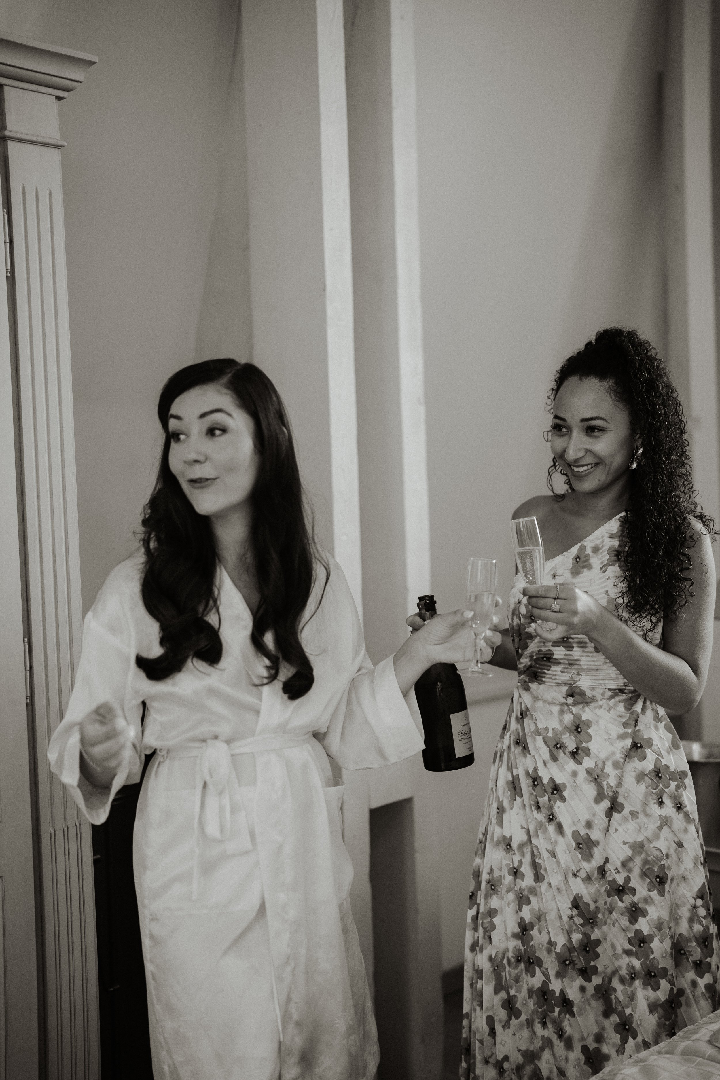 preparatifs-mariage-laique-chateau-normandie-fatiha-beric-photographe-sacha-ernadote-15.jpg
