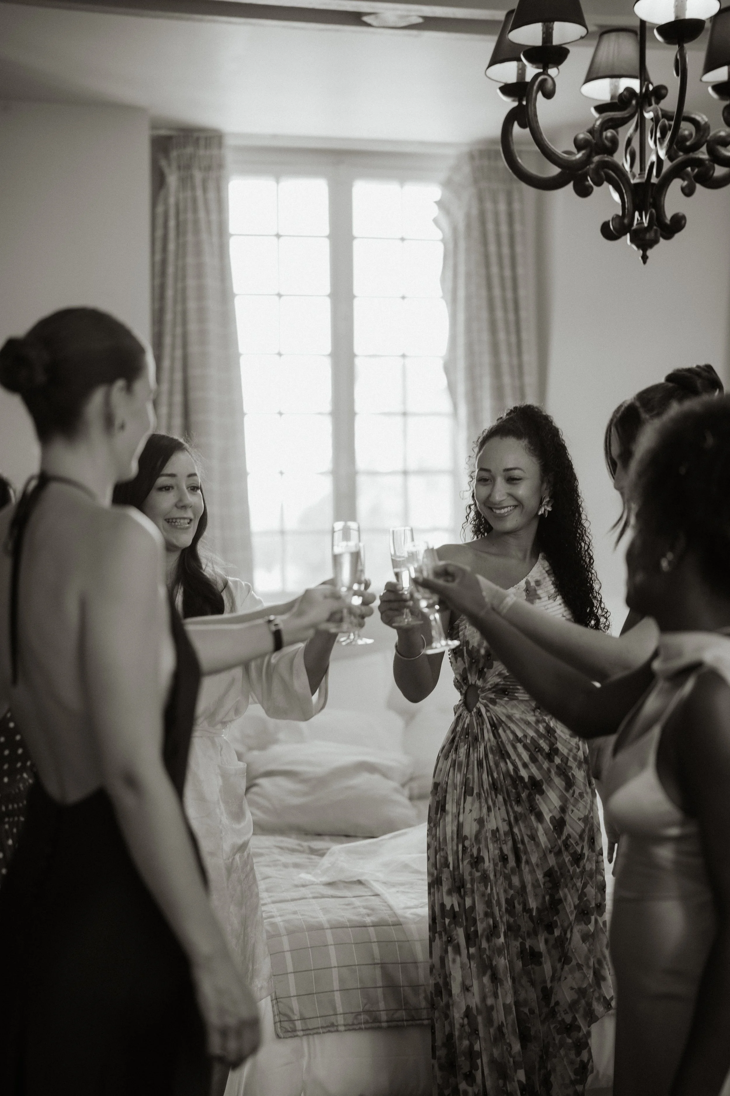 preparatifs-mariage-laique-chateau-normandie-fatiha-beric-photographe-sacha-ernadote-20.jpg