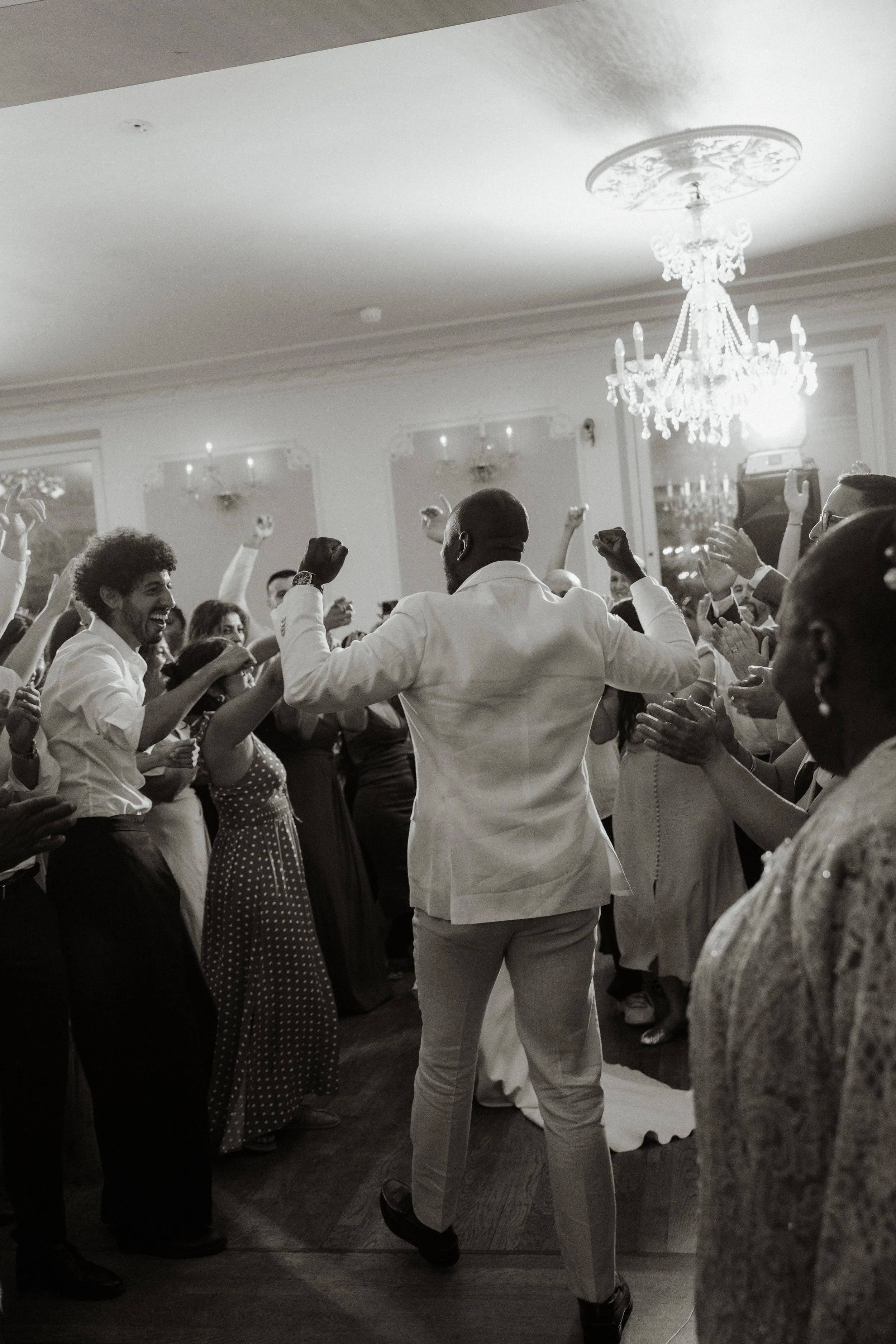 soiree-mariage-laique-chateau-normandie-fatiha-beric-photographe-sacha-ernadote-5.jpg
