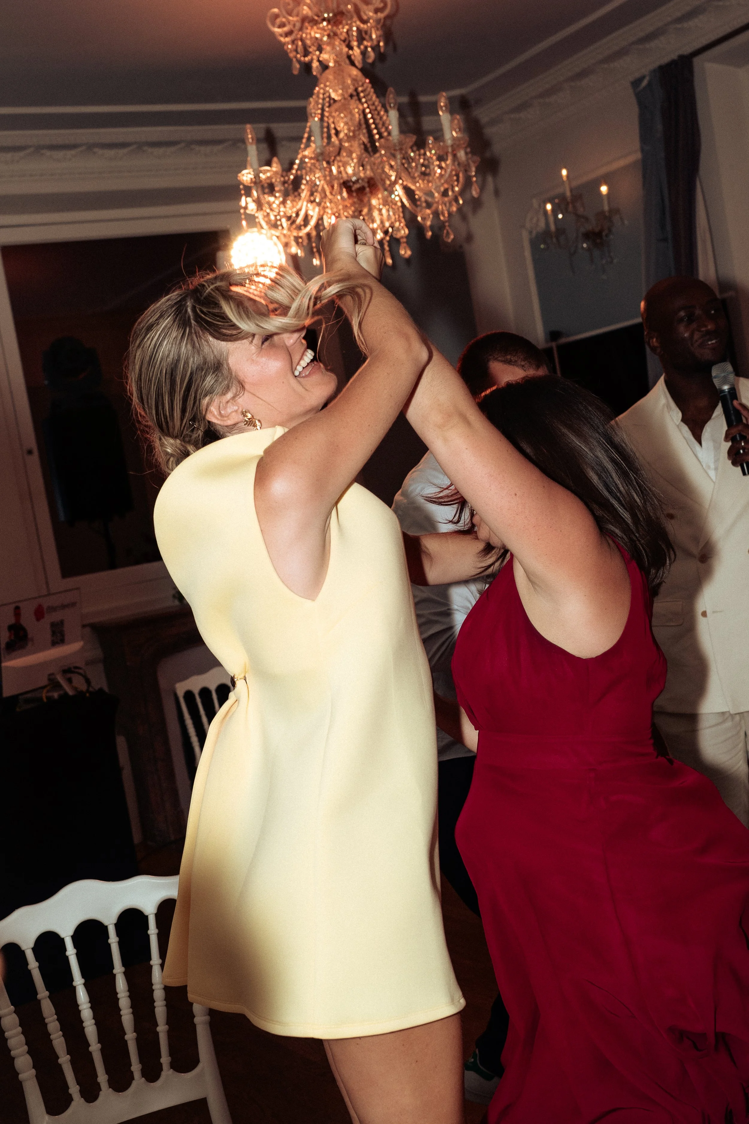 soiree-mariage-laique-chateau-normandie-fatiha-beric-photographe-sacha-ernadote-33.jpg