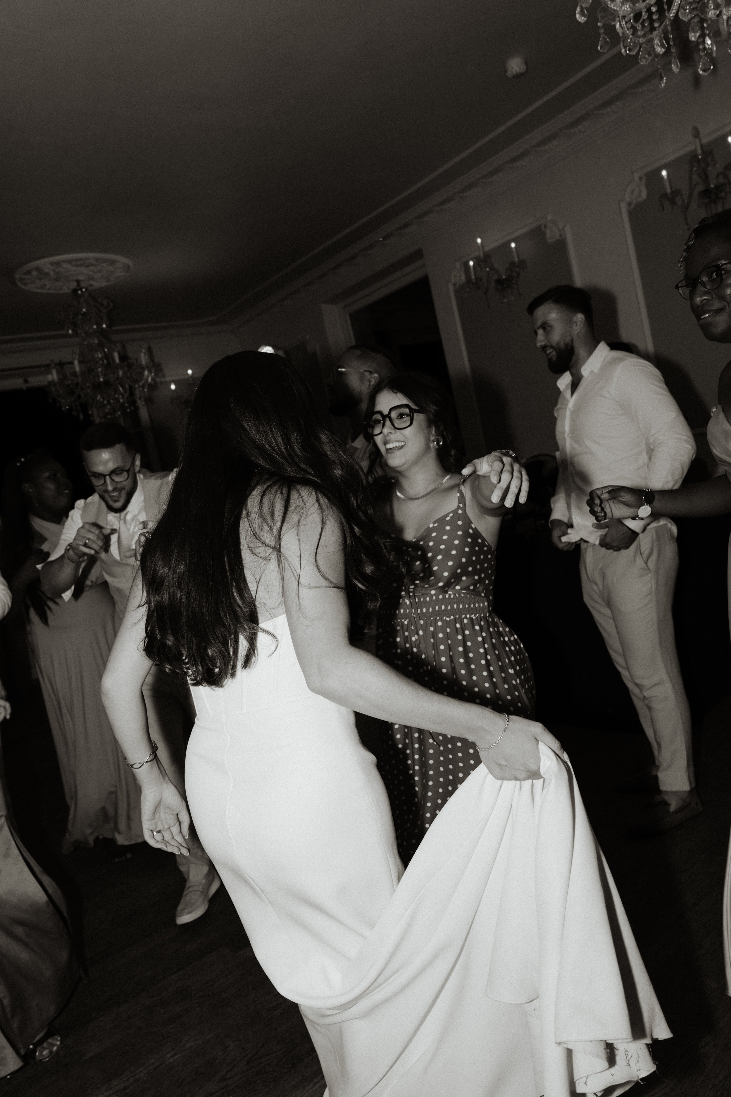 soiree-mariage-laique-chateau-normandie-fatiha-beric-photographe-sacha-ernadote-58.jpg
