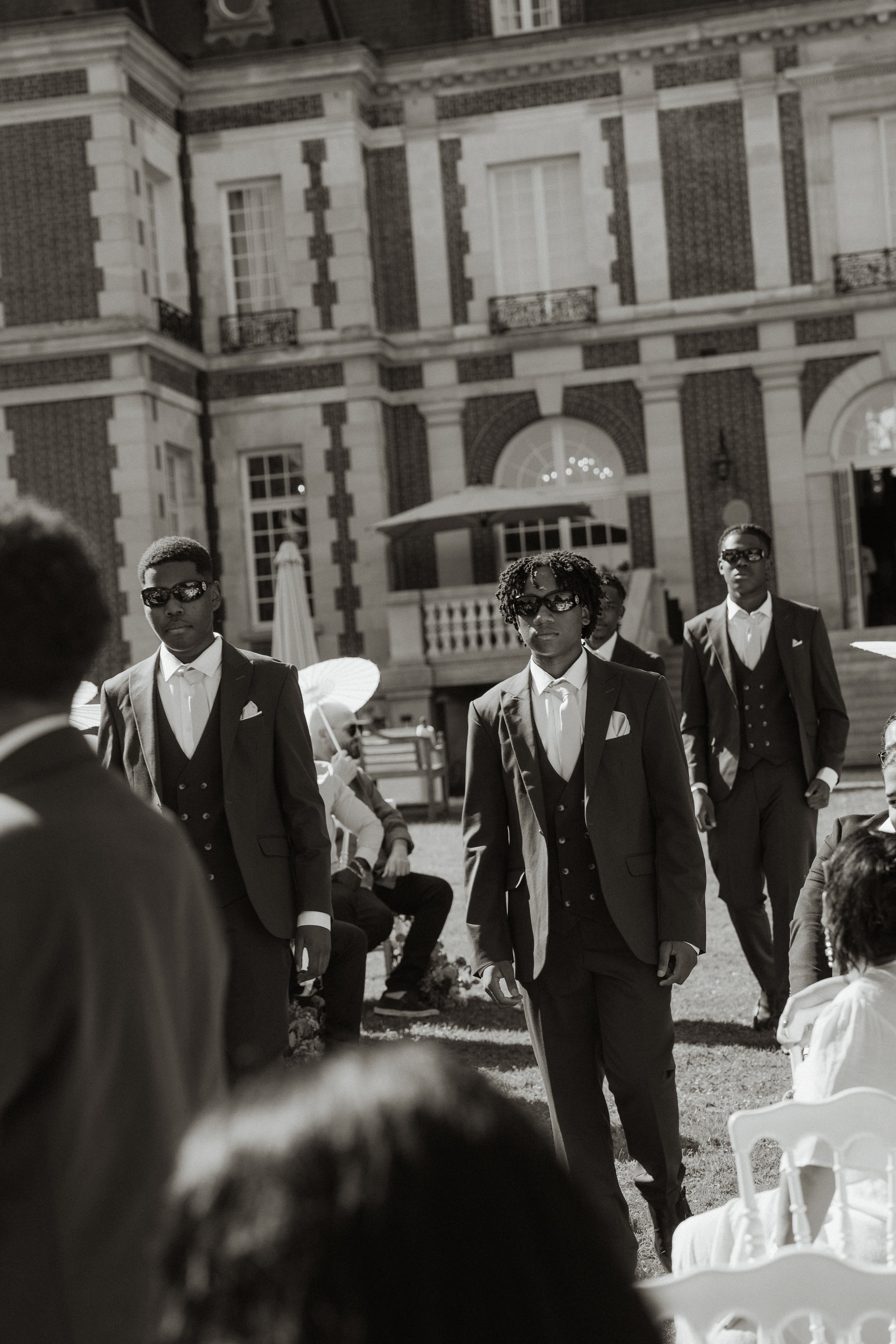 ceremonie-mariage-laique-chateau-normandie-fatiha-beric-photographe-sacha-ernadote-18.jpg