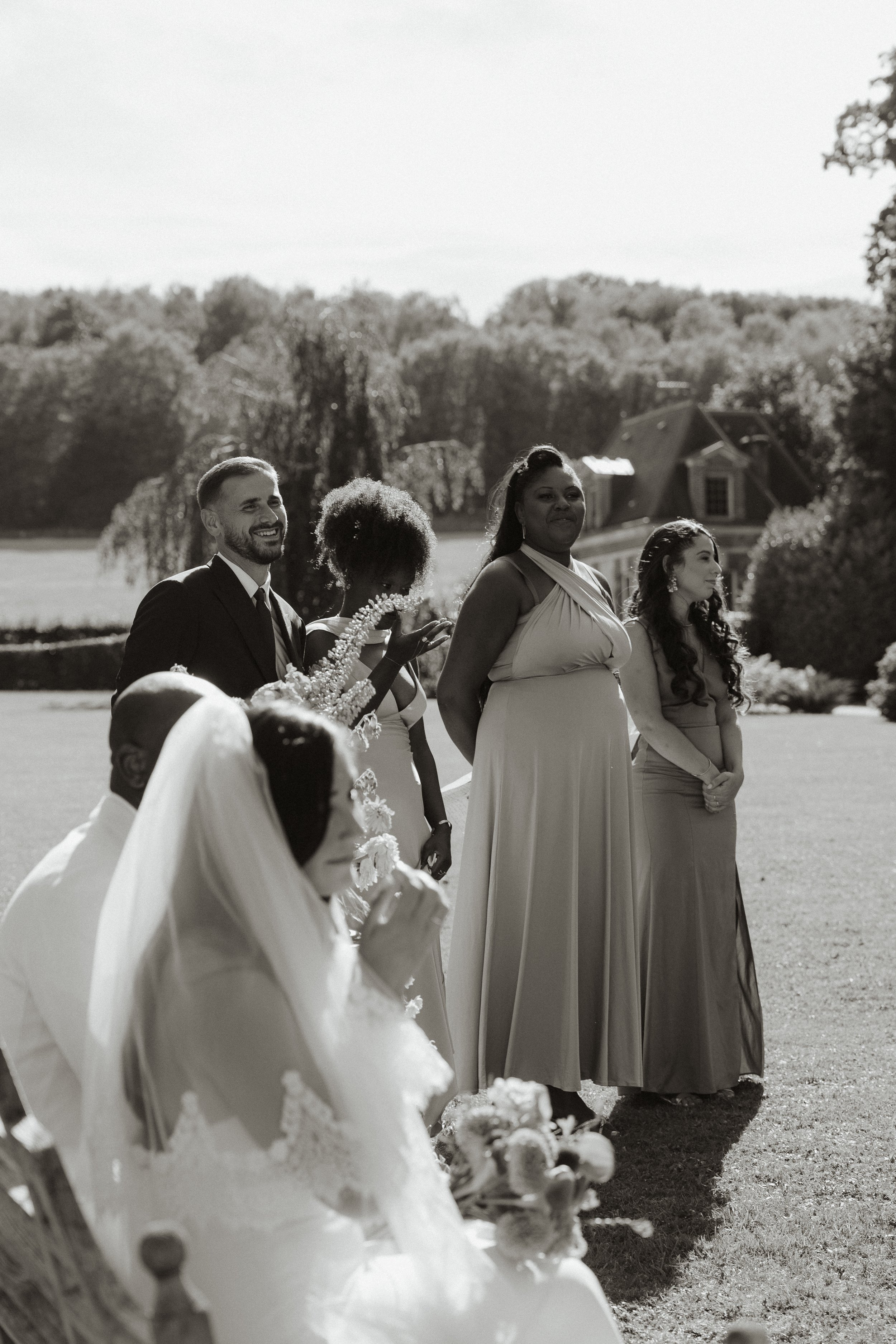 ceremonie-mariage-laique-chateau-normandie-fatiha-beric-photographe-sacha-ernadote-51.jpg