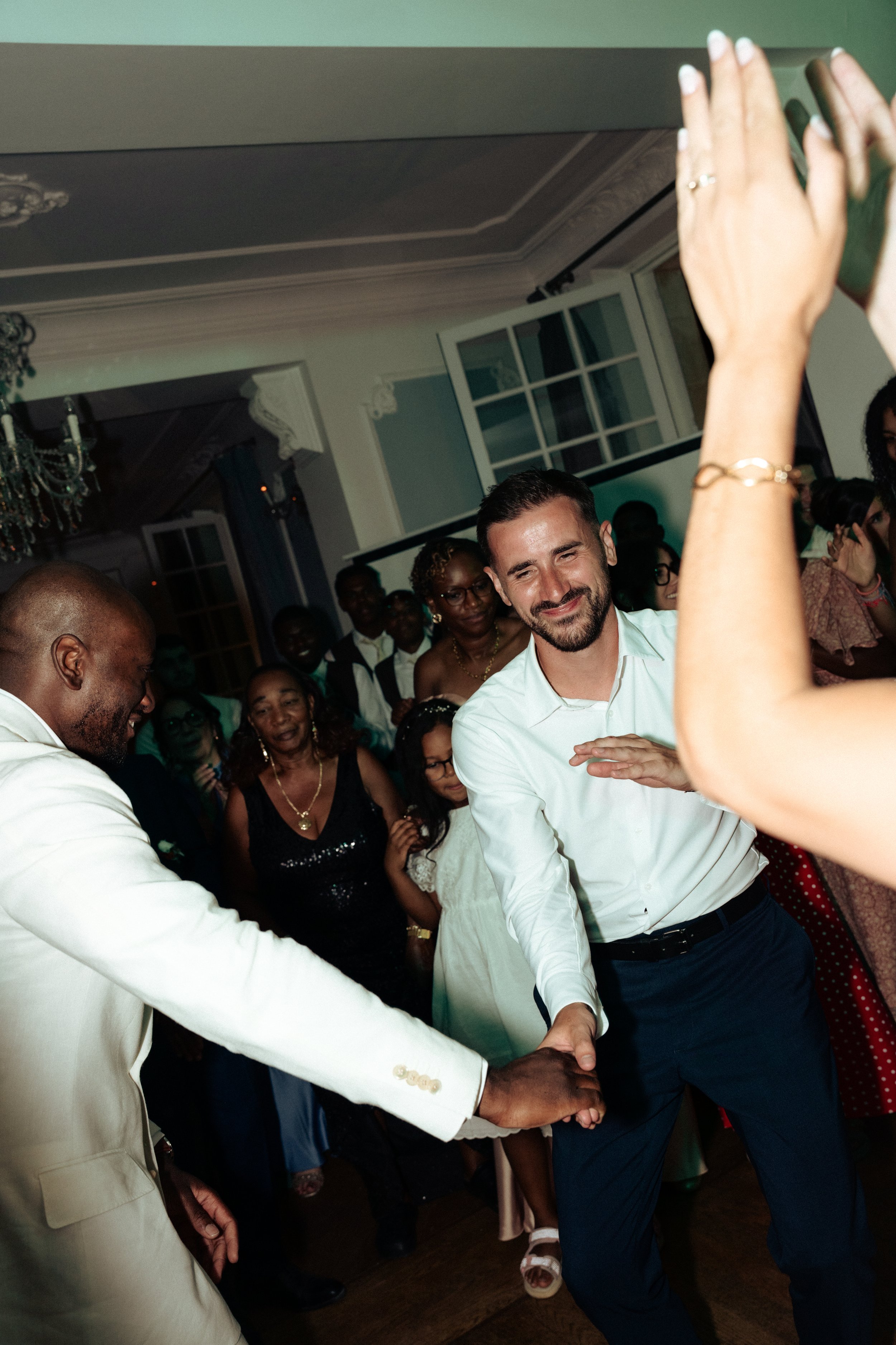 soiree-mariage-laique-chateau-normandie-fatiha-beric-photographe-sacha-ernadote-94.jpg