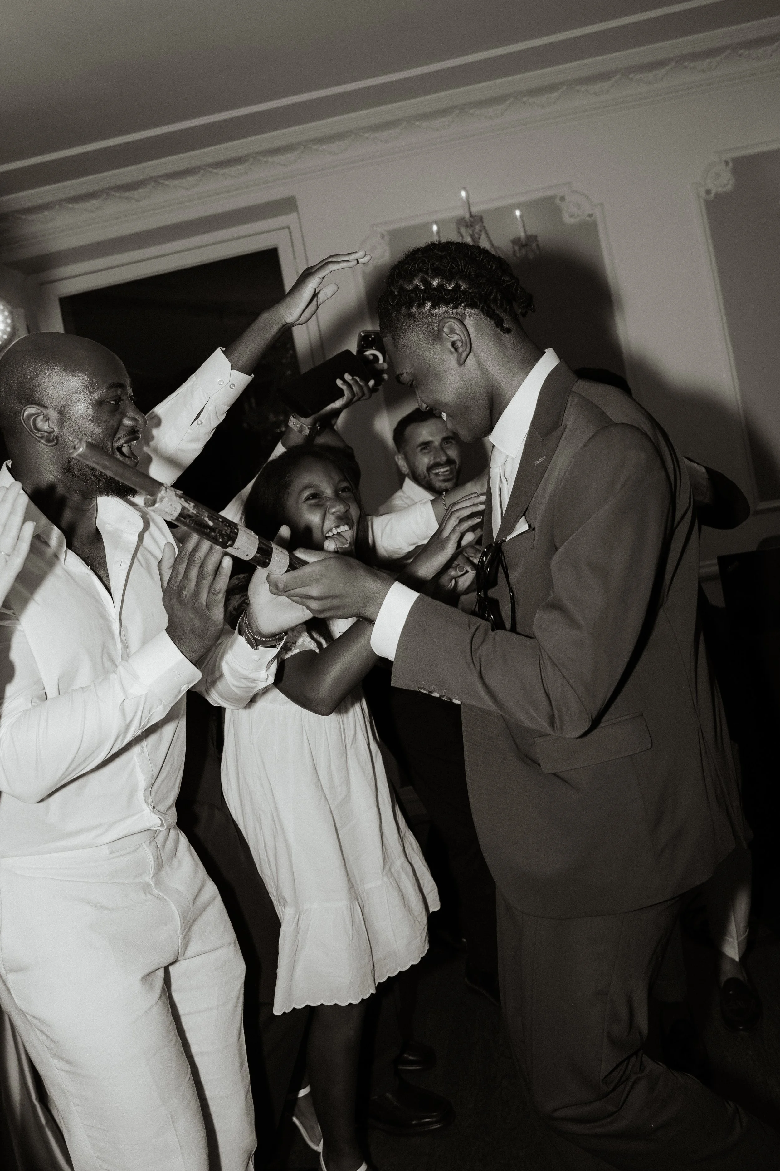soiree-mariage-laique-chateau-normandie-fatiha-beric-photographe-sacha-ernadote-143.jpg