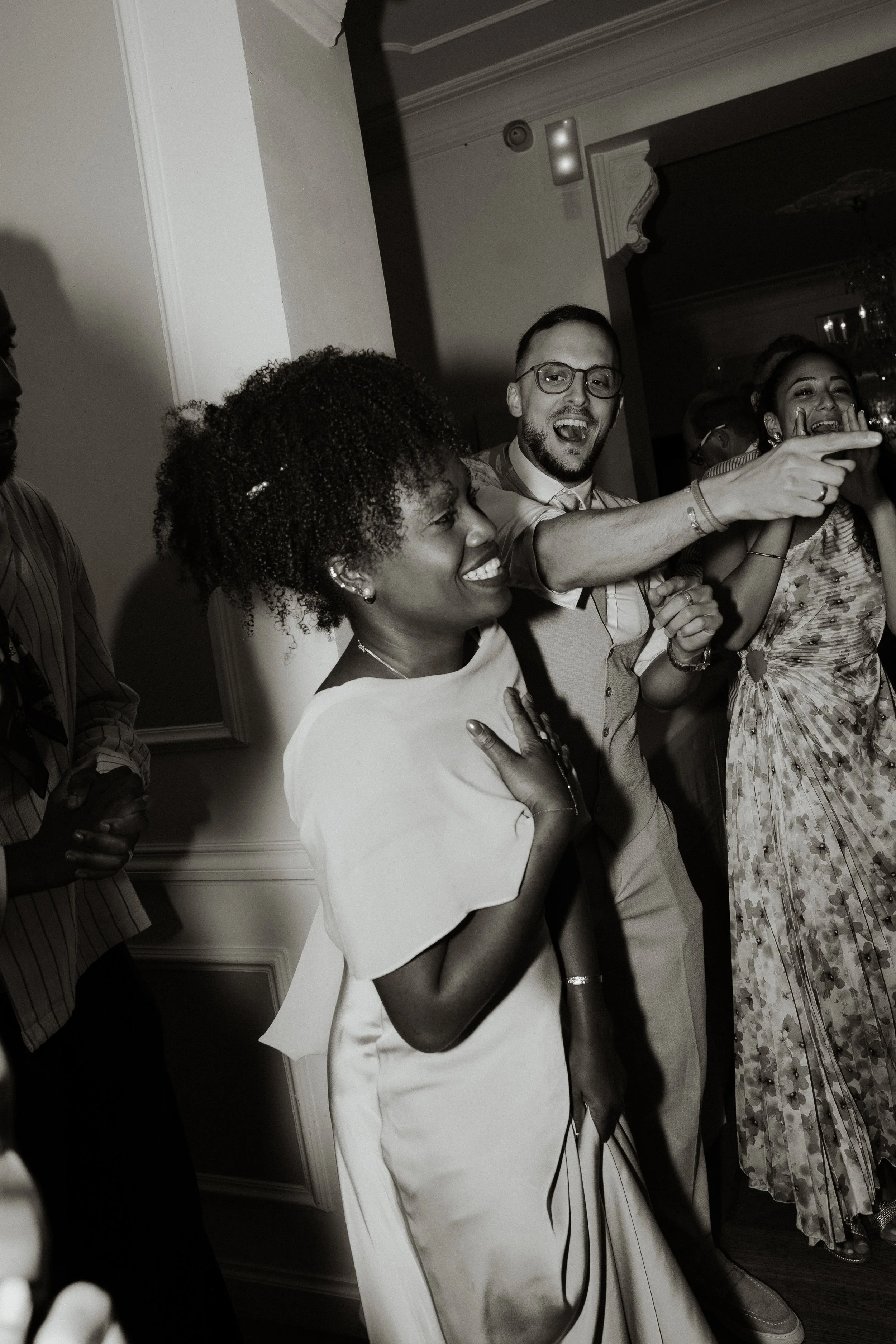 soiree-mariage-laique-chateau-normandie-fatiha-beric-photographe-sacha-ernadote-107.jpg