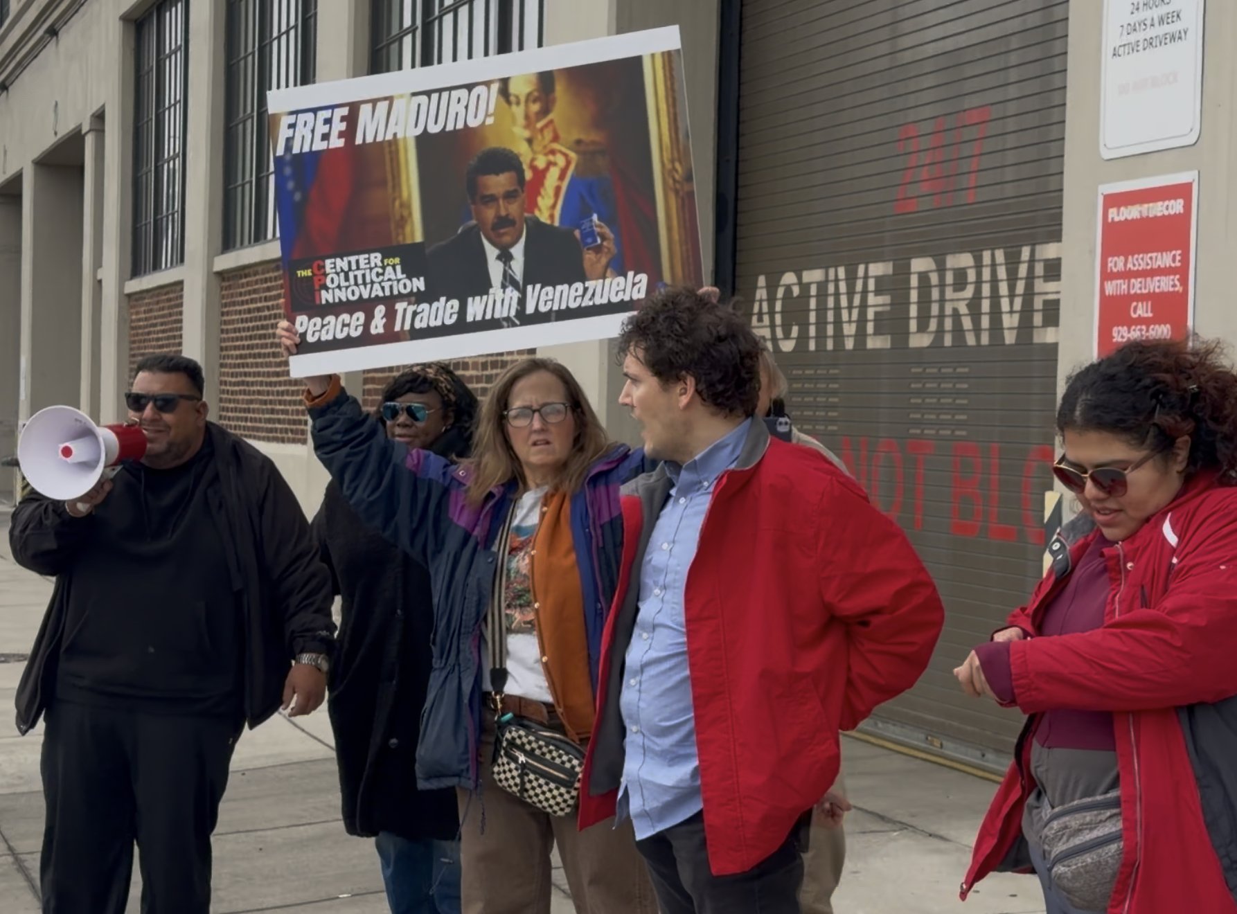 “Free Maduro!” CPI Members visit Metropolitan Detention Facility