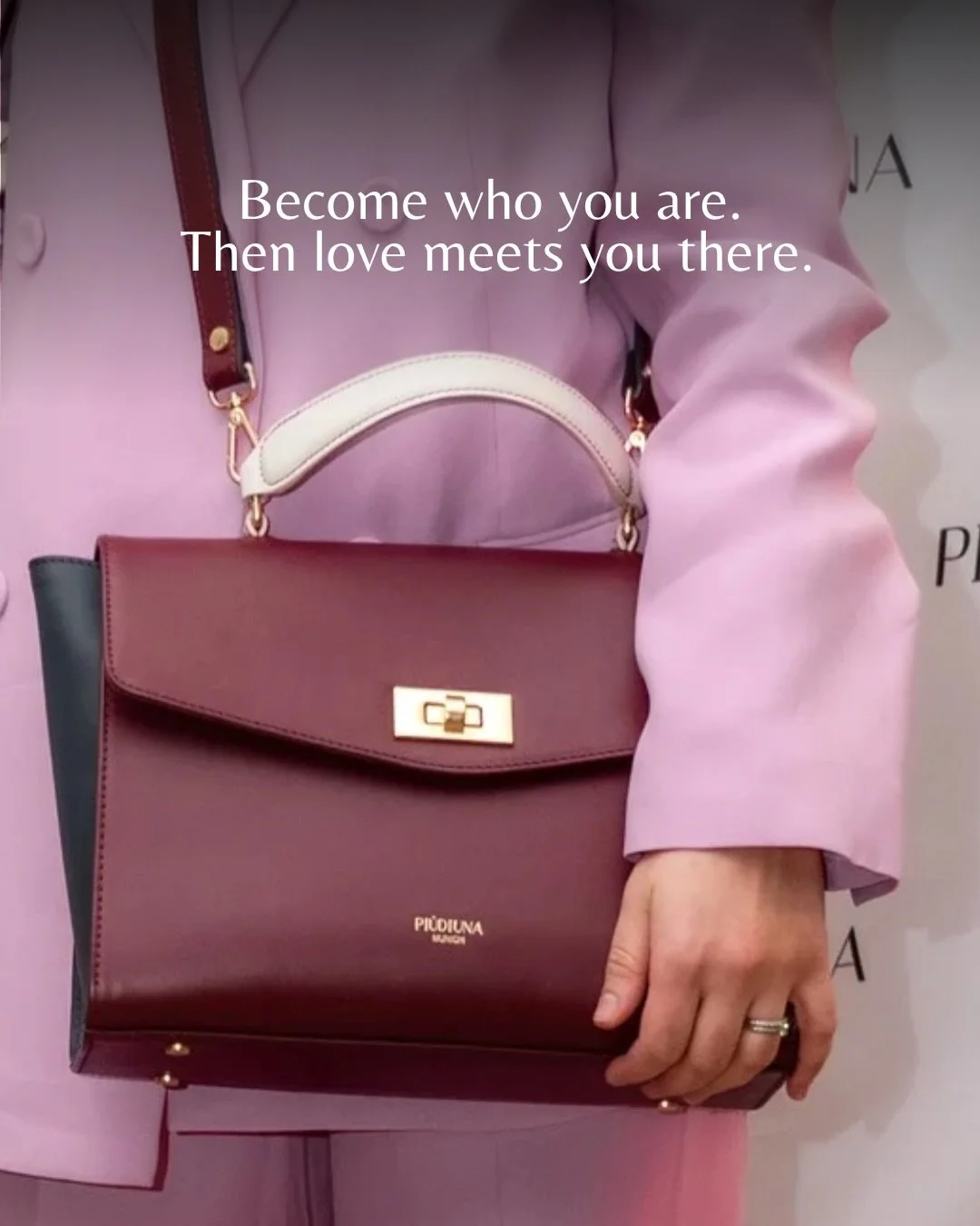 Nicht jede Liebe beginnt mit jemand anderem. 
Manche beginnt mit einer Entscheidung.

Dich nicht mehr kleiner zu machen. 
Nicht mehr zu warten. 
Nicht mehr zu zweifeln.

Valentinstag ist nur eine Erinnerung daran.

Become who you are. 🤍

Tagge eine 