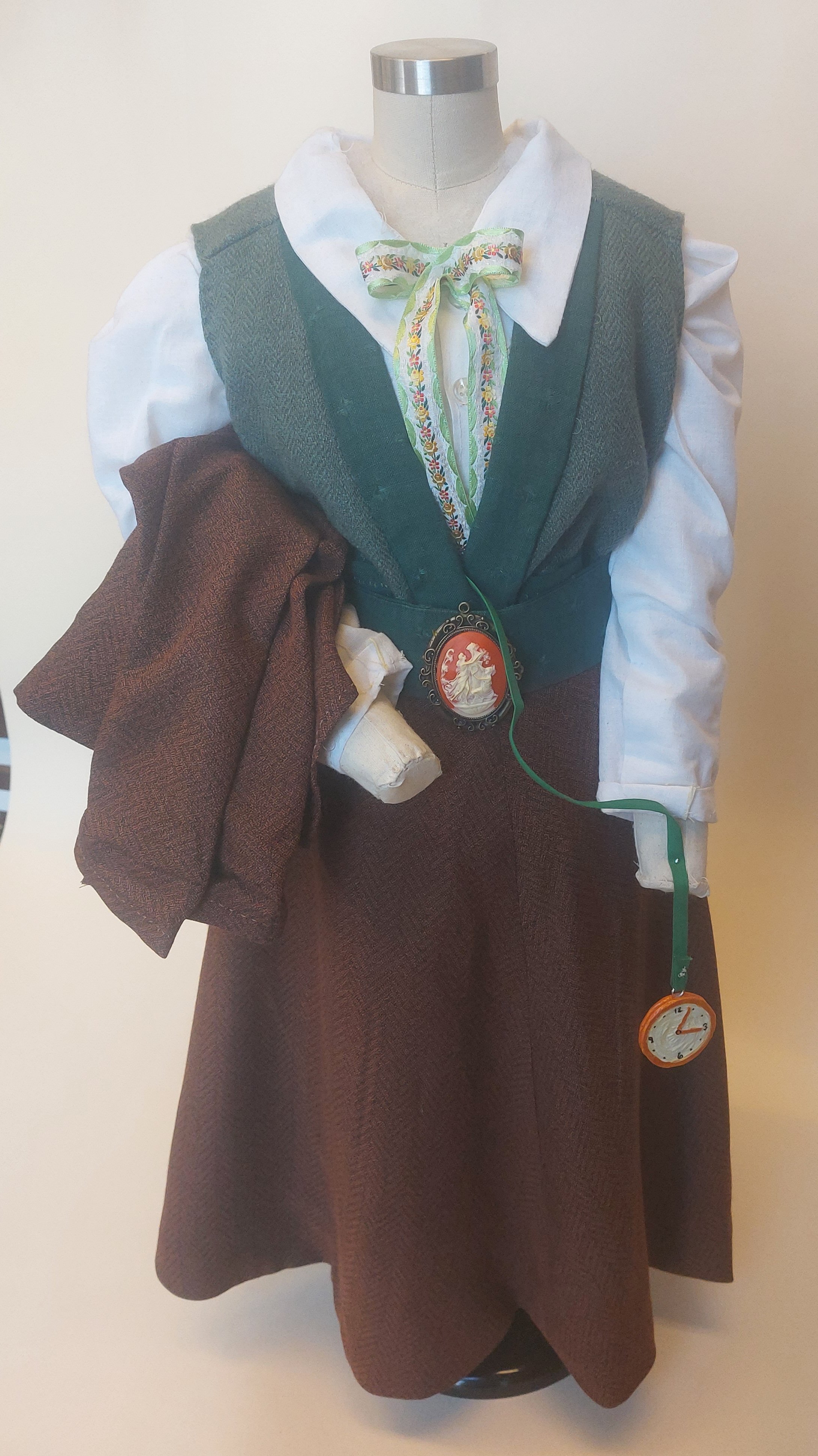 Victorian steampunk, 1/4 scale modal.