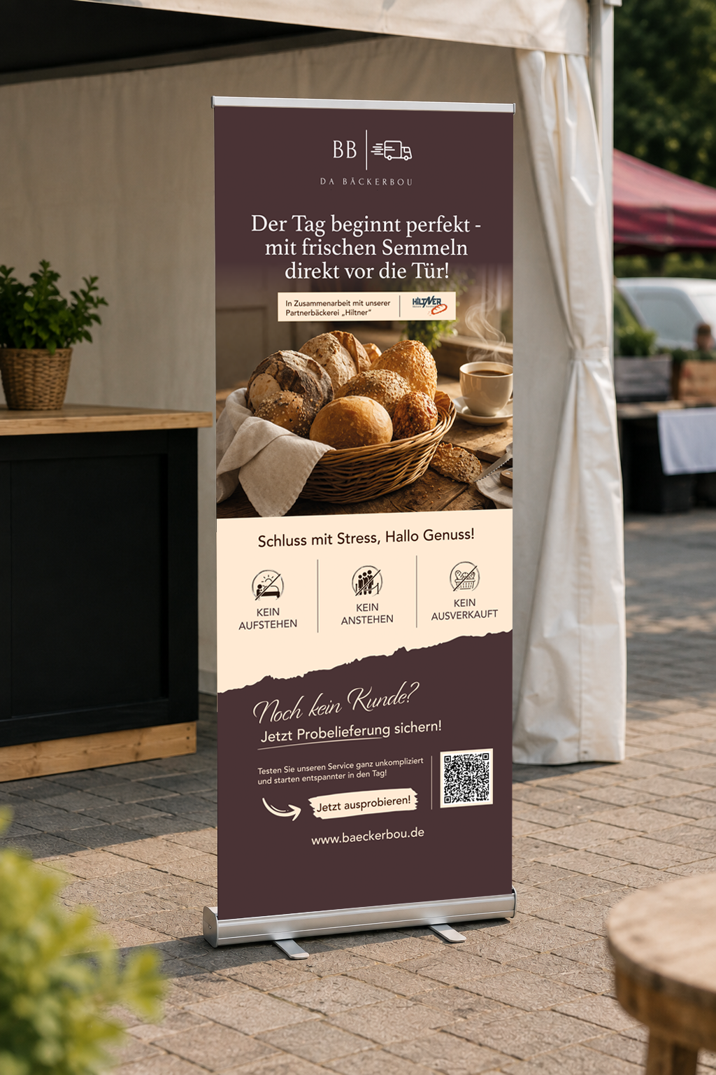 Werbeplakat für ein Bäckerei mit frischem Brot und Kaffee vor einem Zelt. Text auf Deutsch, Marketing für einen Lieferservice ohne Wartezeit oder Kontakt.