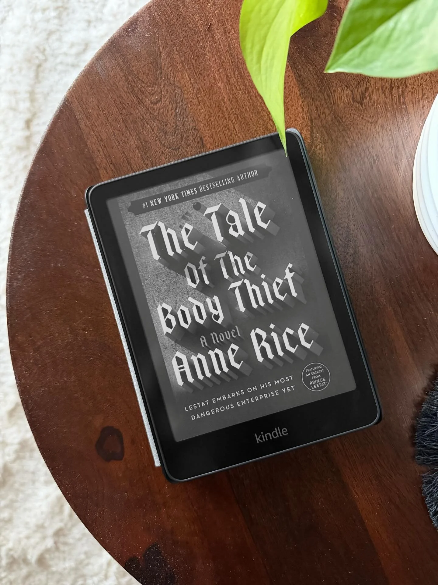 #currentlyreading #TheTaleoftheBodyThief by @annericeauthor 

&ldquo;In a gripping feat of storytelling, Anne Rice continues the extraordinary Vampire Chronicles that began with the now-classic Interview with the Vampire. For centuries, Lestat&mdash;