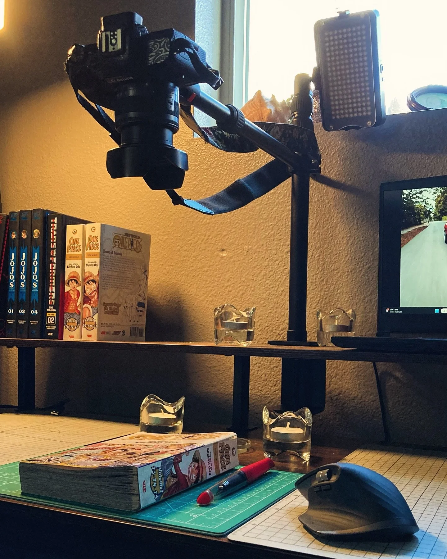 New year, new content setup! Treated myself to a mount for my Canon EOS m50 and my amazing girlfriend, @charlotteglassmusic got me a new Logitech MX Master 3S mouse. My last MX Master lasted about 10 years and it was so thoughtful of her to get me a 