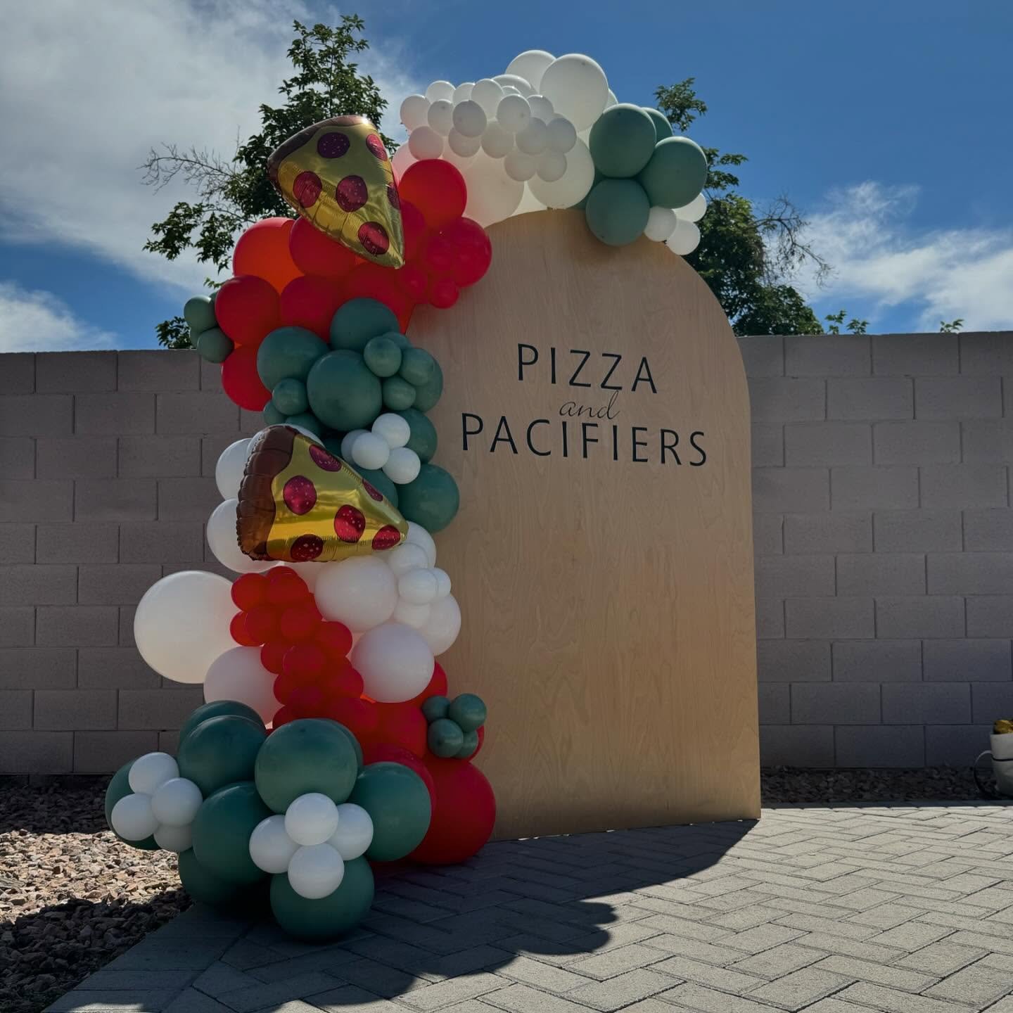 A baby boy is on his way! What better way to celebrate than with pizza &amp; pacifiers 🍕👶🏼🩵 

#balloongarlands #organicballoongarlands #azballoons #babyboy #babyshower #pizzaandpacifiers #ybb #yourballoonbesties