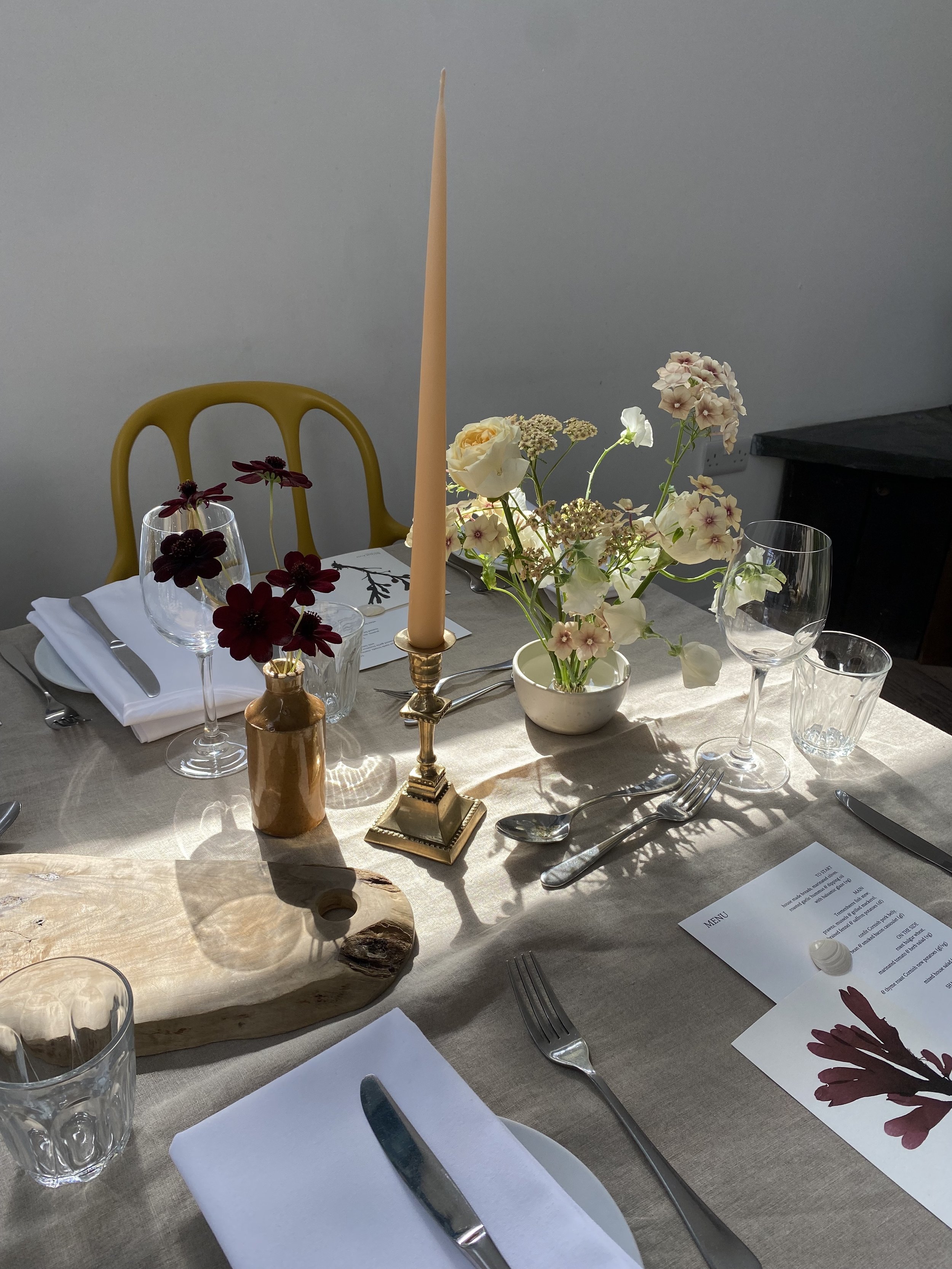 Jofie&Will Table Flowers.jpg