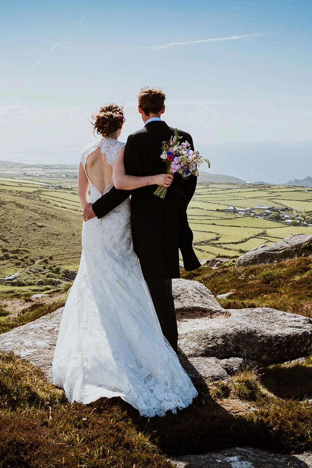 weddingvenuesincornwall_portraitformat_alexapoppe_5.jpg