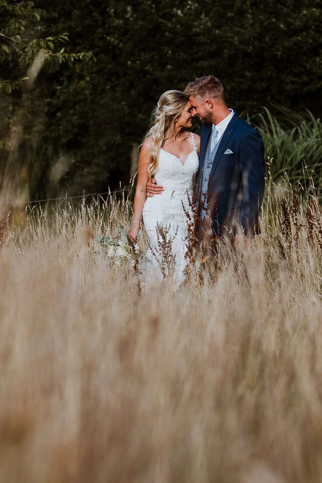 weddingvenuesincornwall_portraitformat_alexapoppe_7.jpg