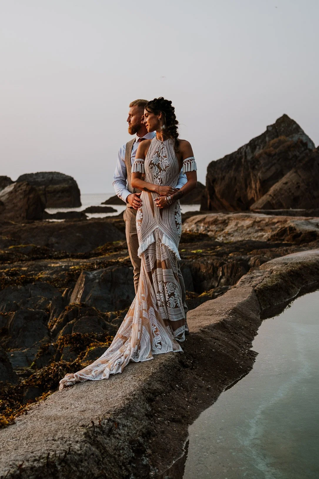 weddingvenuesincornwall_portraitformat_alexapoppe_12.jpg