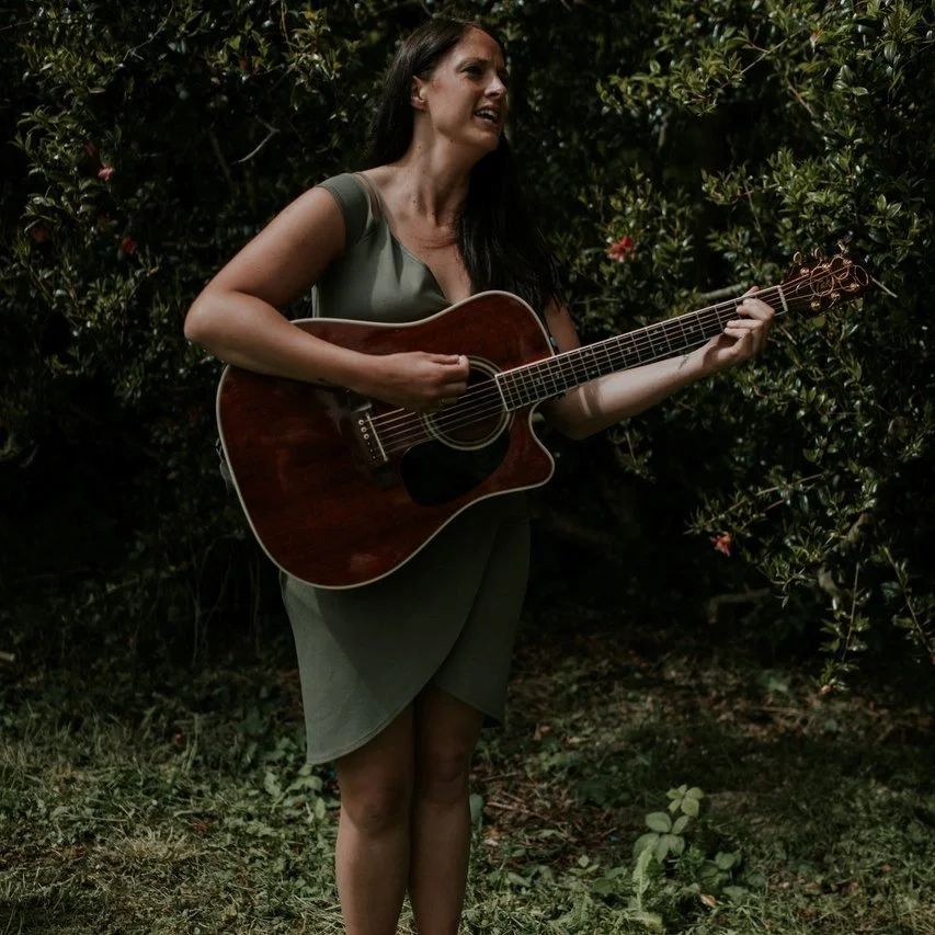 Kelly Barnes Foxy Music - Copy.jpg