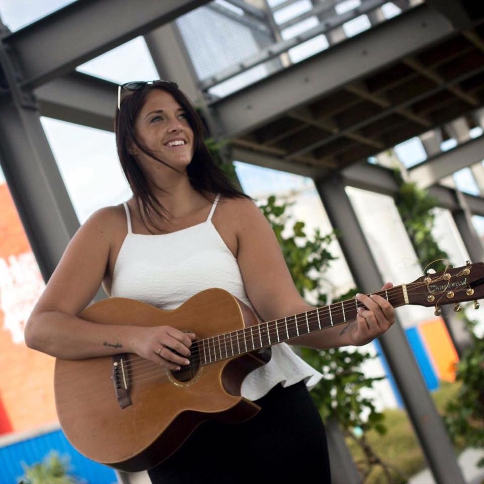 Kelly Barnes Foxy Music 2.jpg