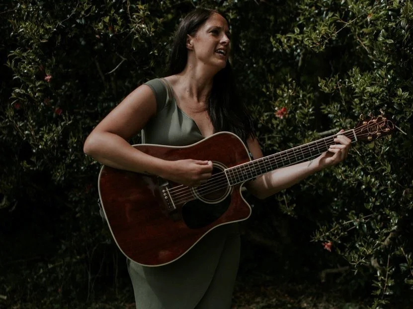Kelly Barnes at Foxy Music - Cornwall Acoustic Singer-Guitarist