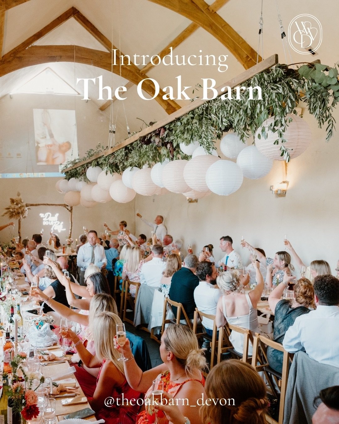 Introducing @theoakbarn_devon in Devon&hellip;⁠
⁠
Set against the rolling Devon hills and framed by the timeless beauty of St. Andrews Church, @theoakbarn_devon is a wedding venue that feels effortlessly romantic from the moment you arrive. With thre