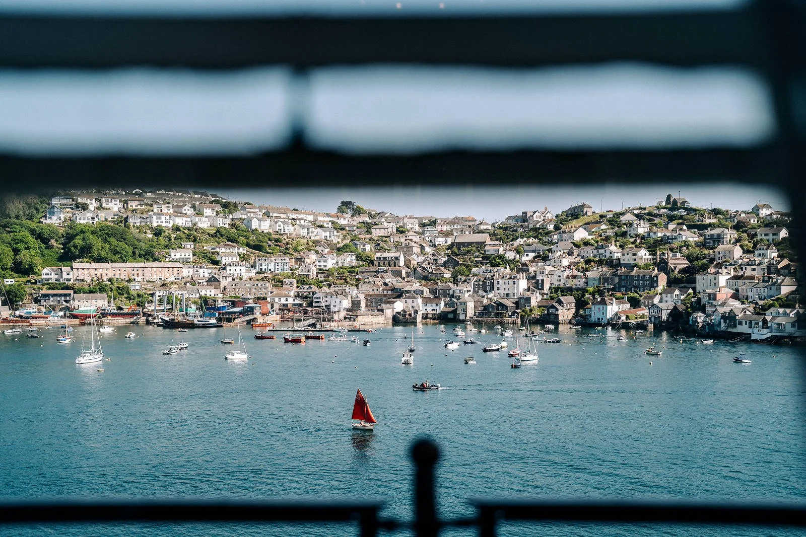 FOWEY-HARBOUR-HOTEL-WEDDING-PHOTOGRAPHER-52.jpg