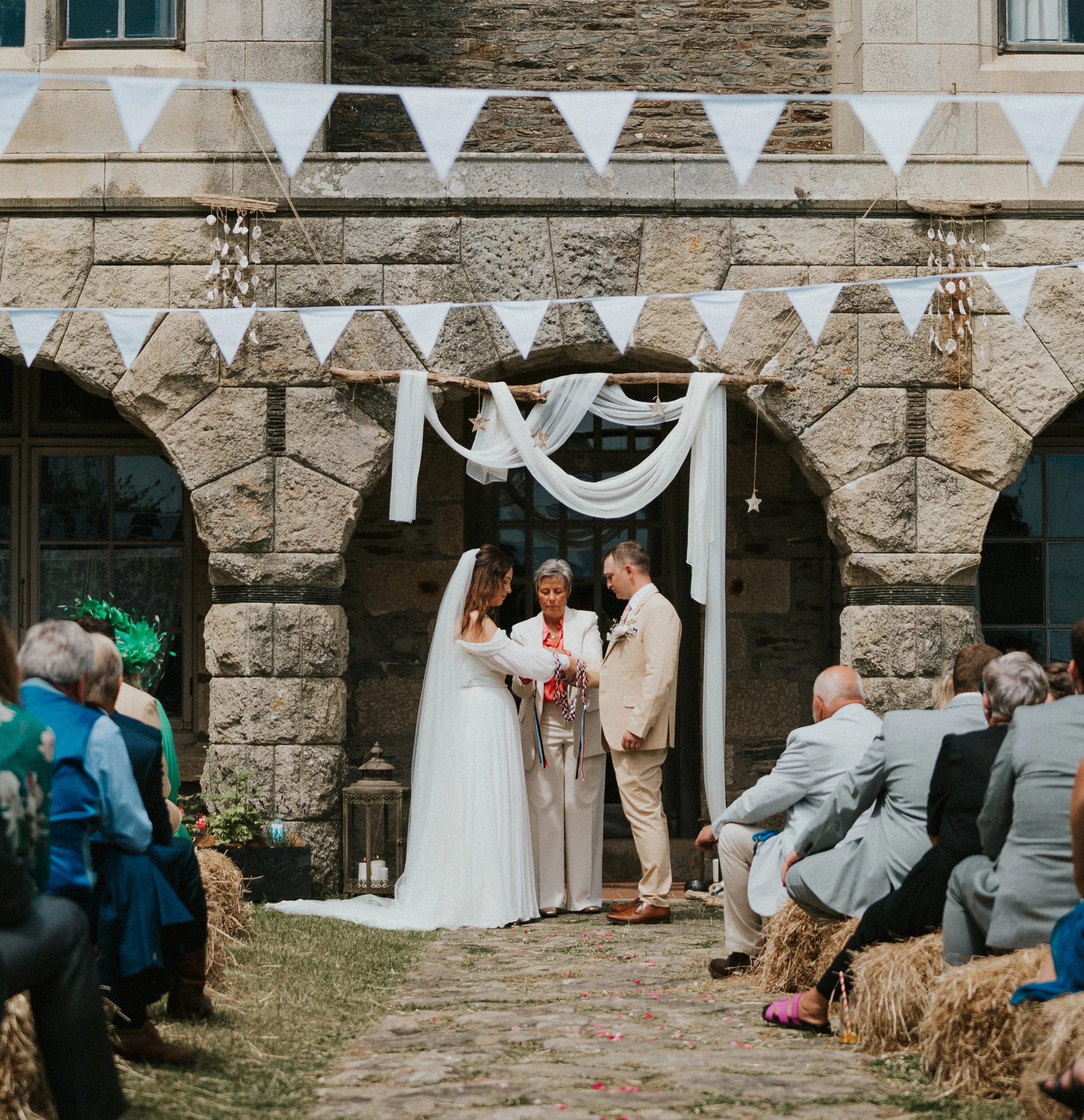 Cornwall_Wedding_Photographer-YEAH_MIKE_PHOTO_VIDEO-EMILY&LEWIS2024-257.jpg