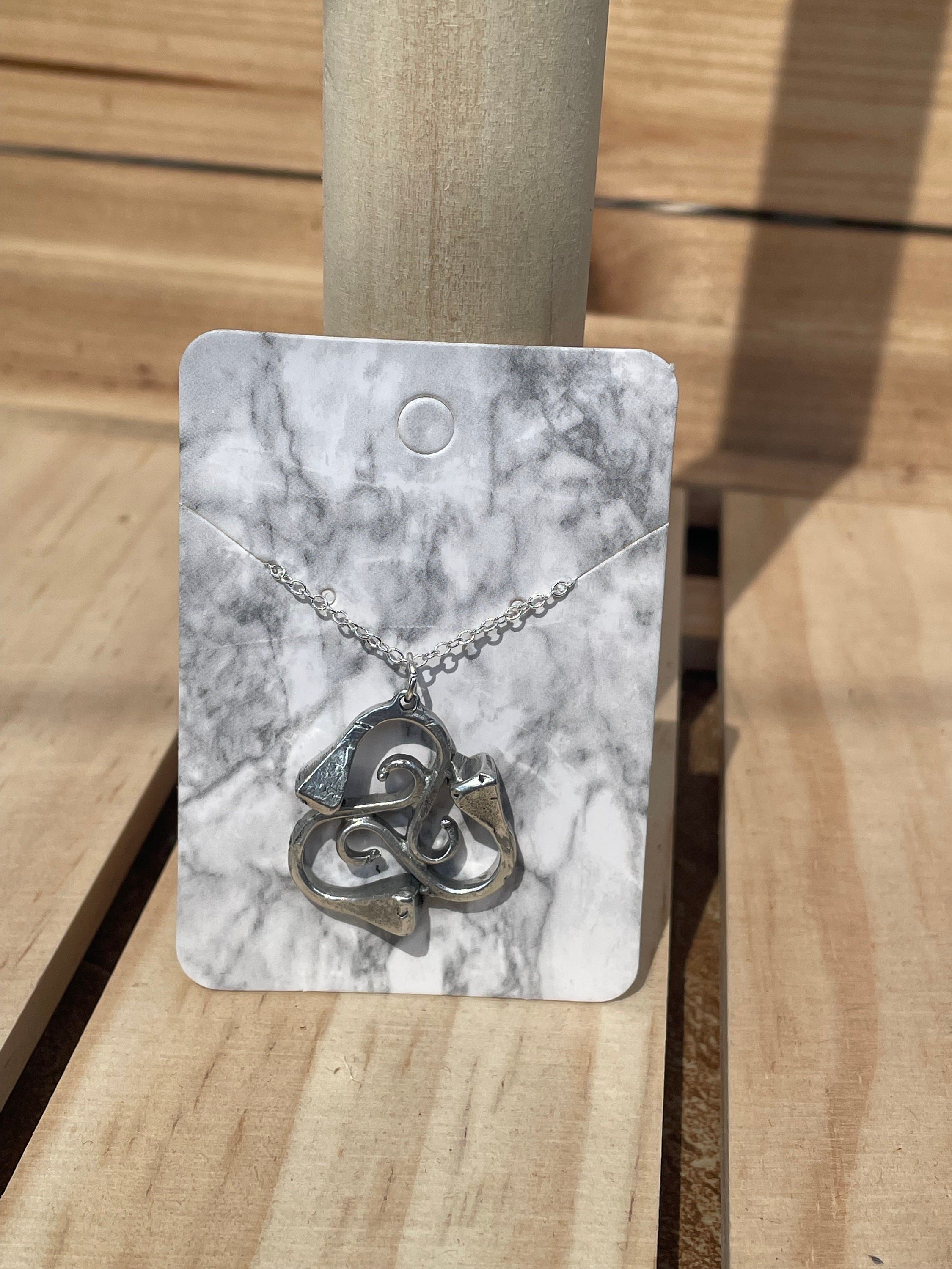https://i.etsystatic.com/15899282/r/il/38ff4c/6000404678/il_fullxfull.6000404678_chp5.jpg