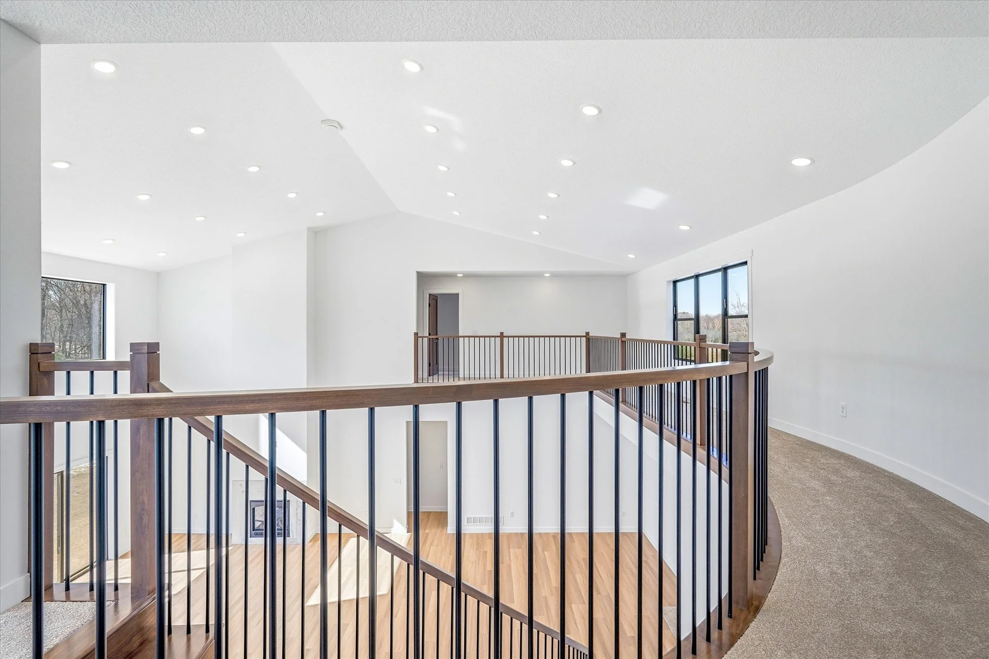 50-233rd Ave NE-44.jpg