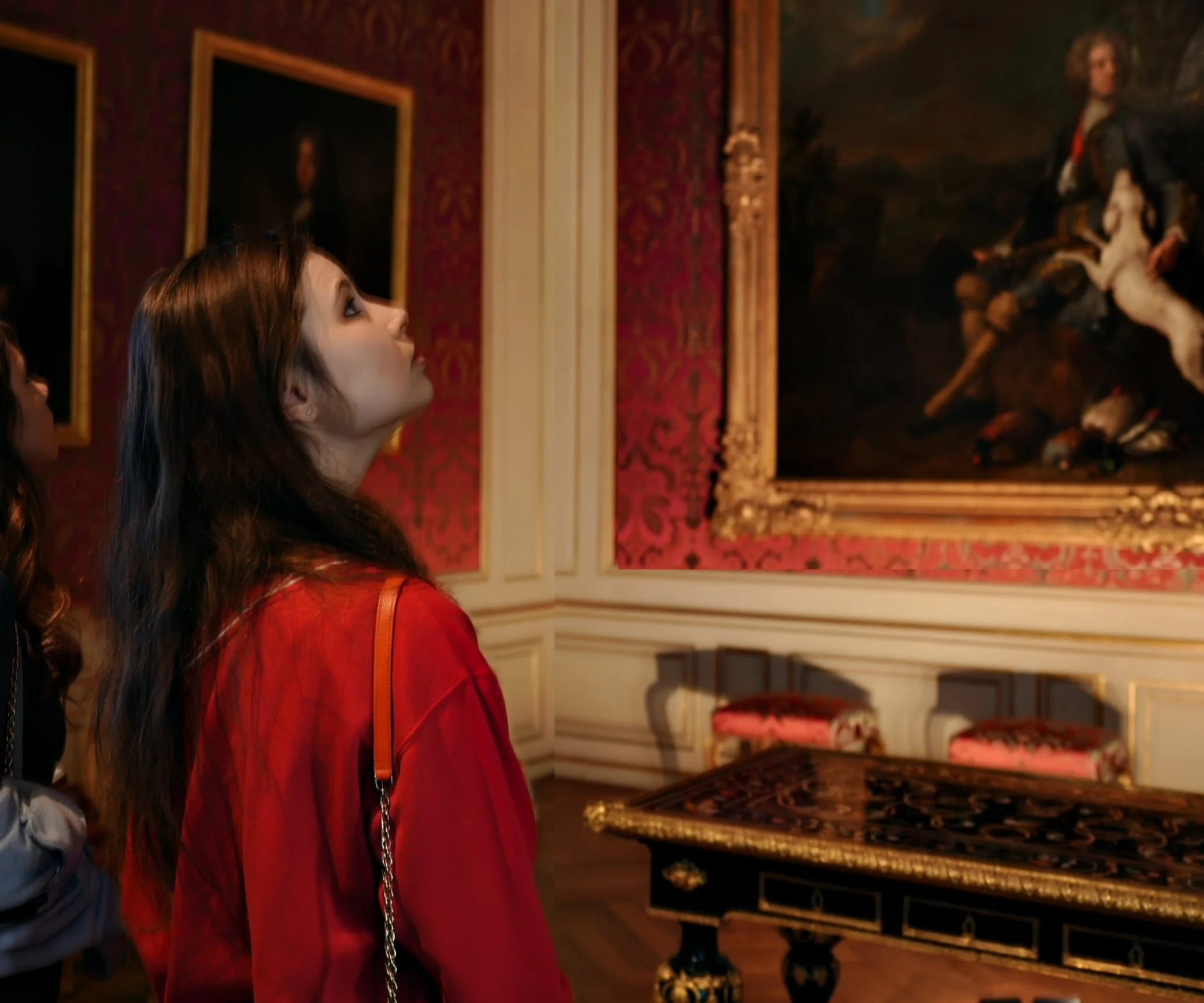 Katerina Akhmylova in an art gallery