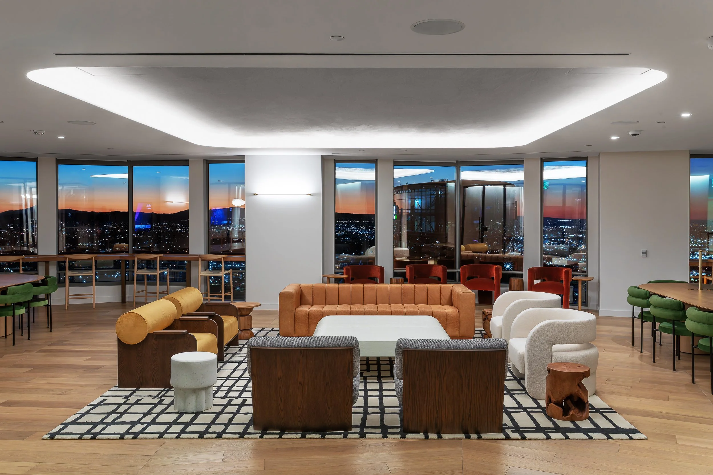  Sunrise architectural photograph of The Vista at U.S. Bank Tower in Los Angeles, featuring panoramic city views, floor-to-ceiling glazing, and hospitality-inspired workplace design 