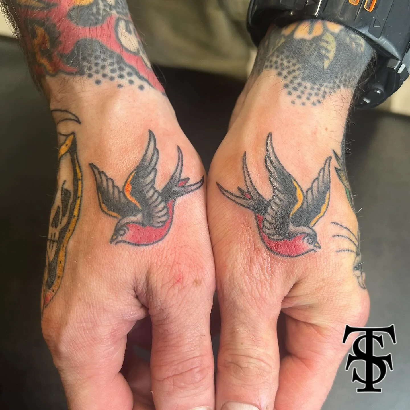 Done by @underwoodtattoo 🐦&zwj;⬛
&bull; Keith is in the shop Sunday-Tuesday &amp; Friday, you can reach out to him directly or email the shop for appointments! &bull; 

#taylorsttattoo #taylorstreettattoo #tst #tattoo #tattooshop #tattooartist #chic