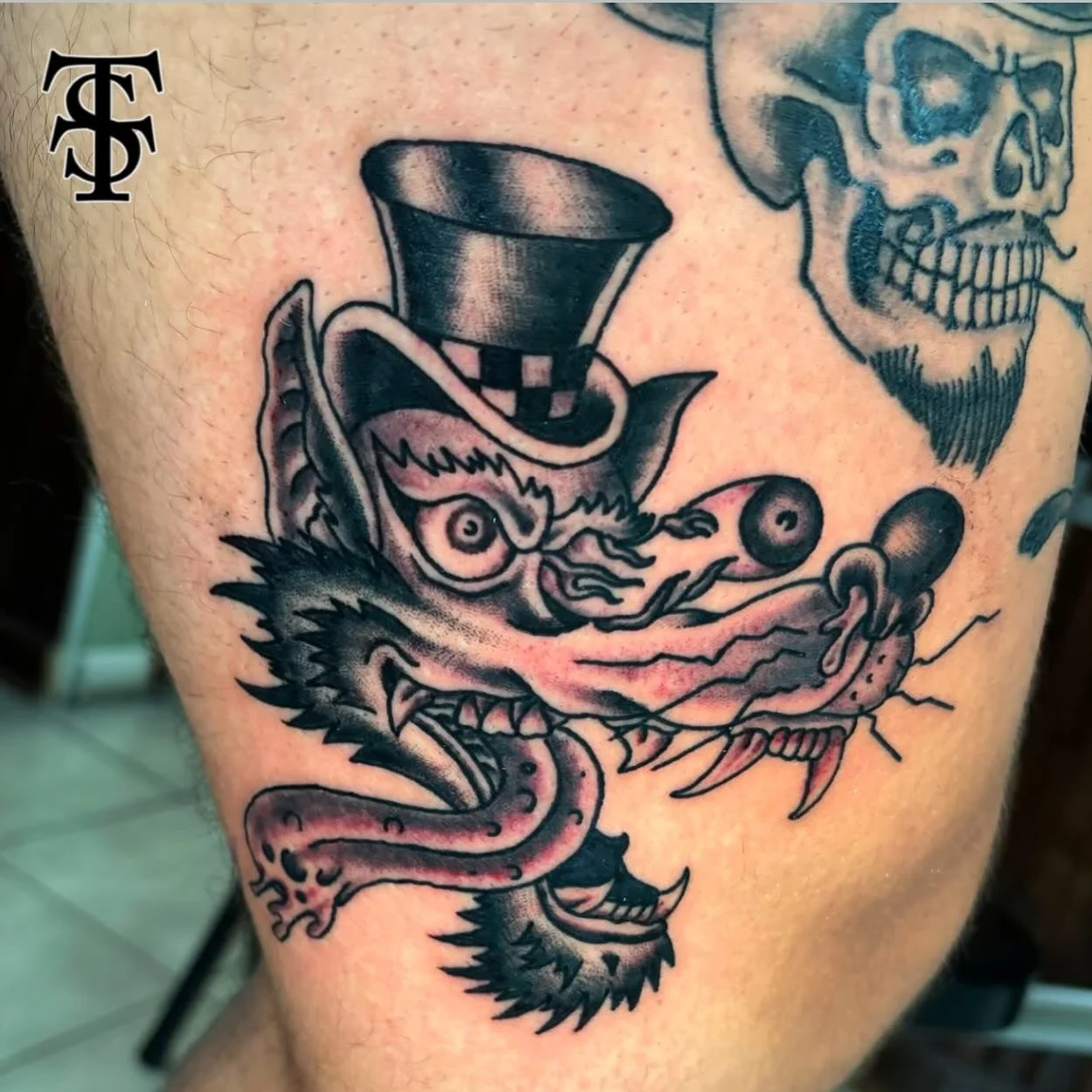 Done by @mikeattack_tattoo 🐺
&bull; Mike is in the shop Thursday - Sunday, you can reach out to Mike directly to set up any appointments! &bull; 

#taylorsttattoo #taylorstreettattoo #tst #tattoo #tattooshop #tattooartist #chicago #chicagotattoo #ch