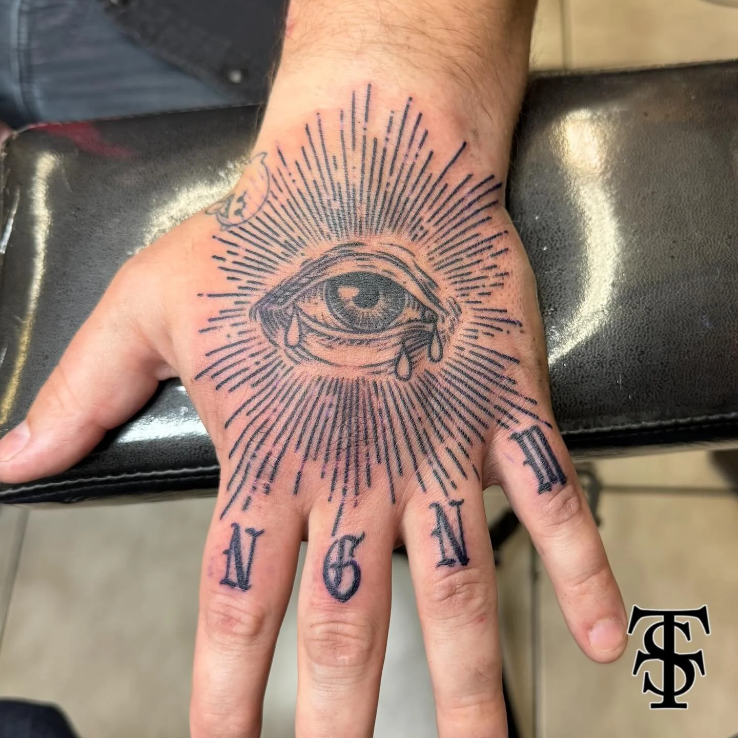 Done by @bradrearden_tst 
&bull; Brad is in the shop Tuesday - Thursday &amp; Saturdays, you can reach out to him directly via email or stop by the shop to set up appointments! &bull;

#taylorsttattoo #taylorstreettattoo #tst #tattoo #tattooshop #tat