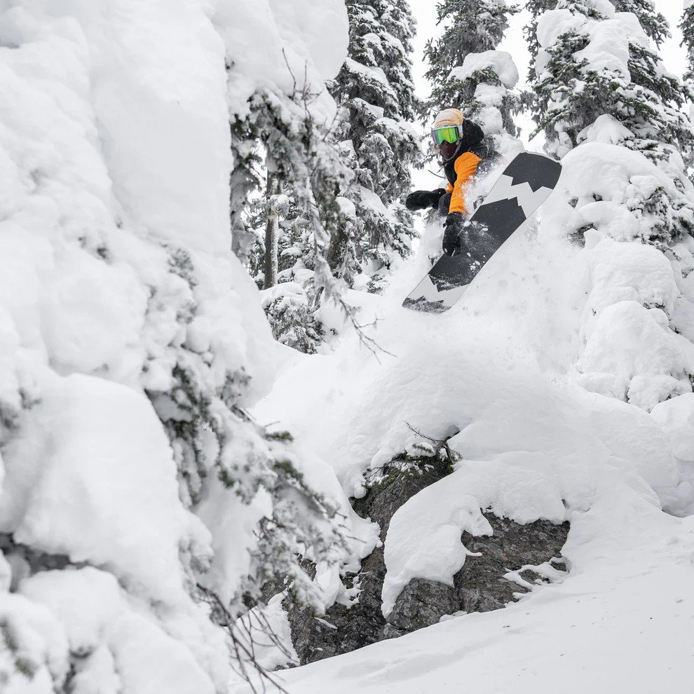 2223-Weston-Hatchet-Snowboard-r-BrendonGlenwright-p-JacobJ-3_e52914b6-ab00-4965-a0d6-4c7afb7aa29f.jpeg