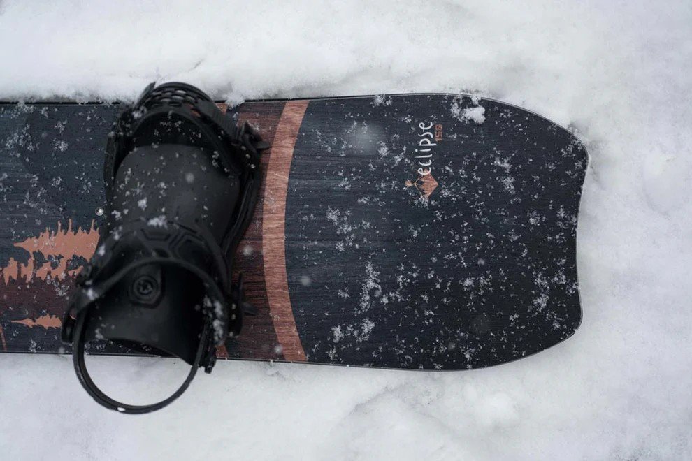 2425-Weston-Eclipse-Snowboard-p-Carly-Finke-6.jpeg