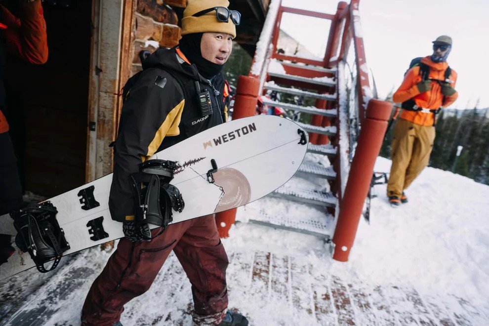 2425-Weston-Japow-Splitboard-r-Leo-Tsuo-p-Carly-Finke-1.jpeg
