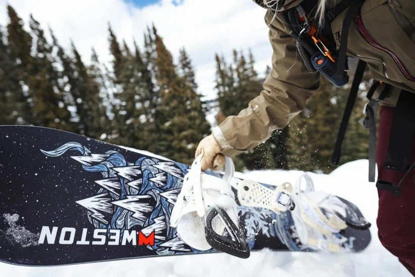 2526-weston-dream-machine-snowboard-p-carly-finke-4.jpg