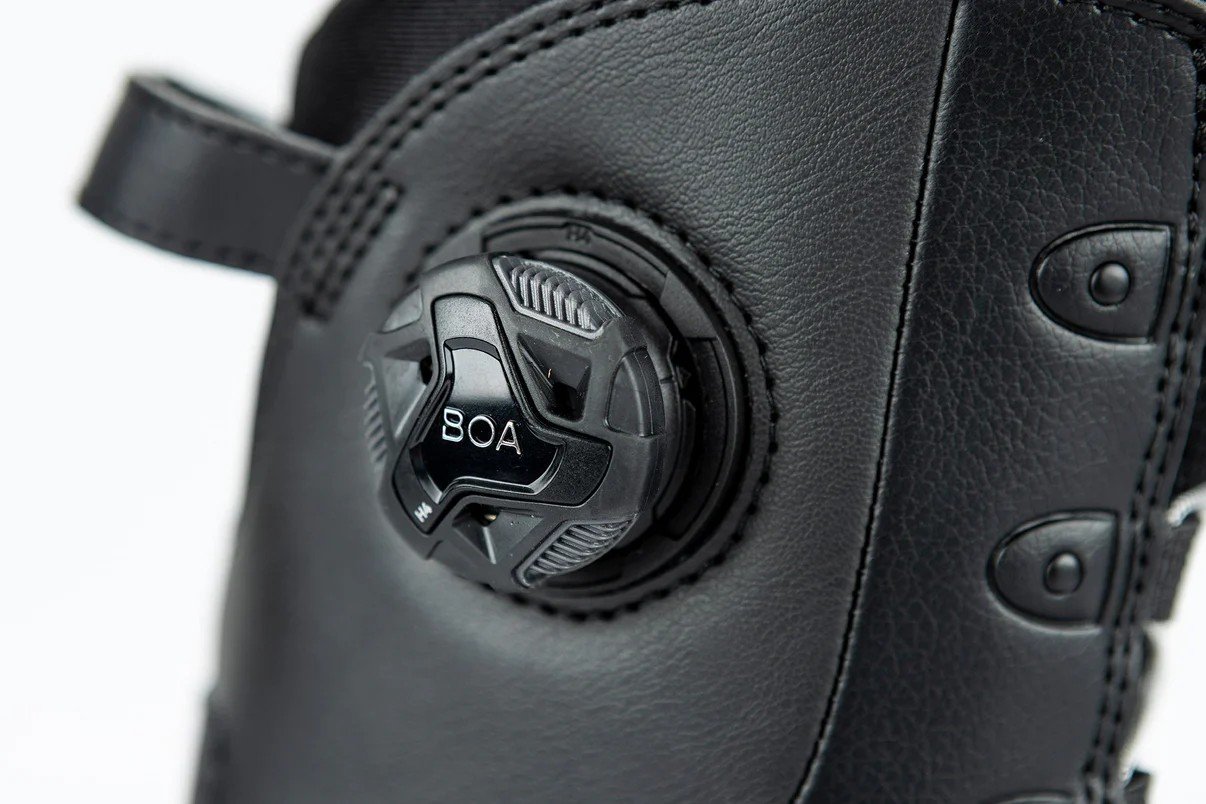 848680-001_Crown-BOA_Black_Detail-4_b9131943-54c2-46d0-82b0-7908fd3766e2.jpeg