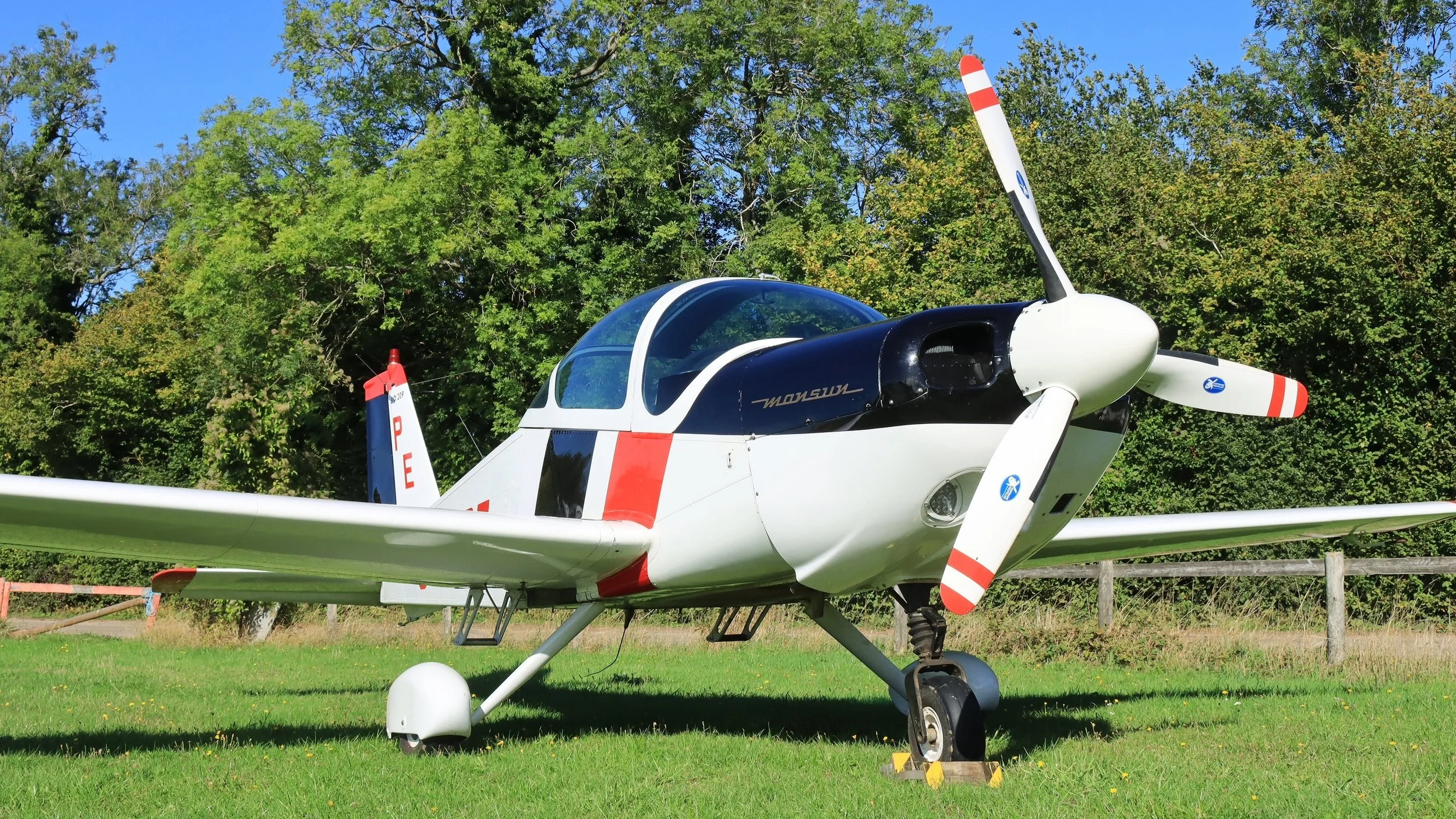 G-AYPE - Exterior (2).jpg