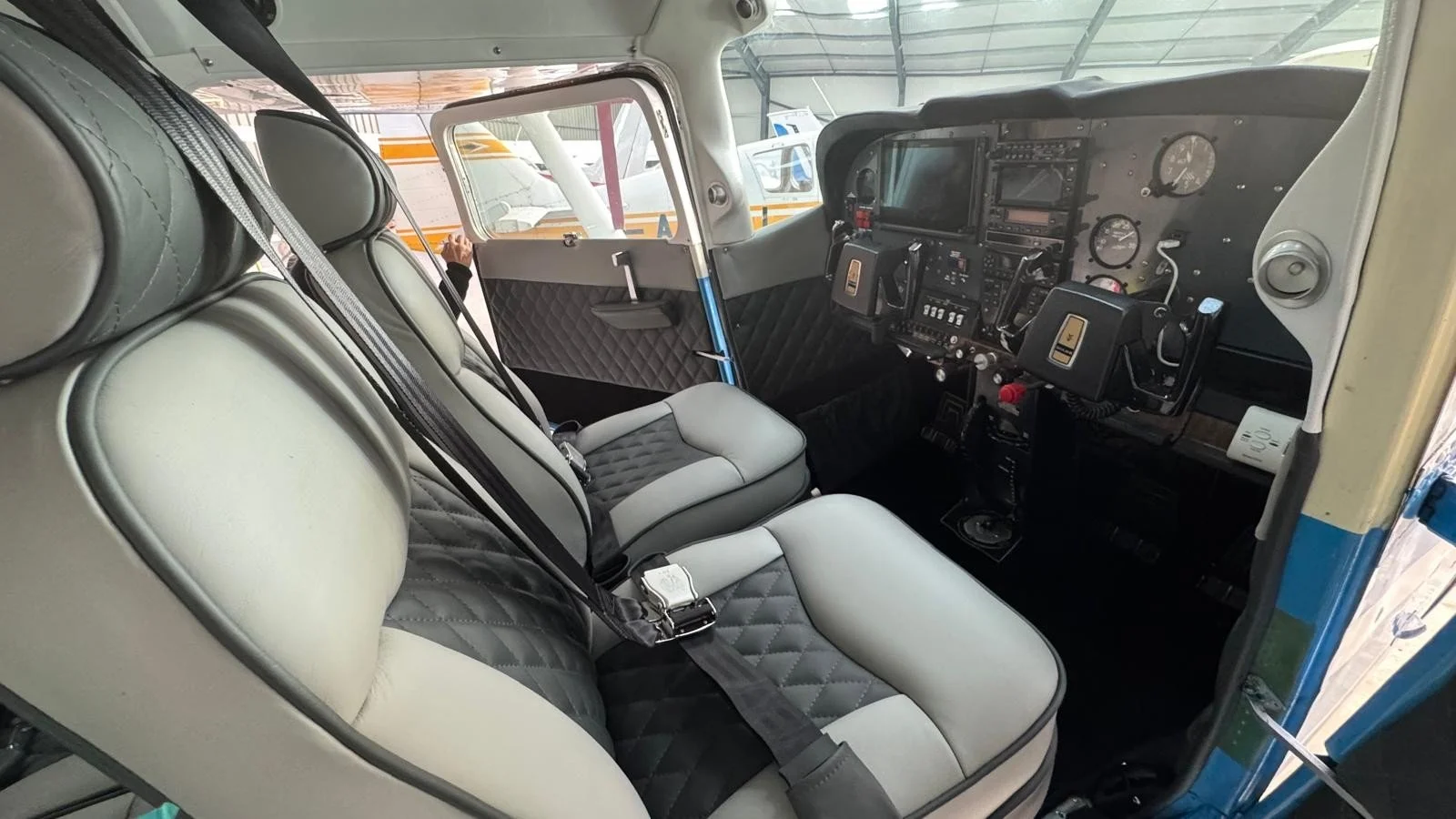 G-KBEB Interior (3).jpg