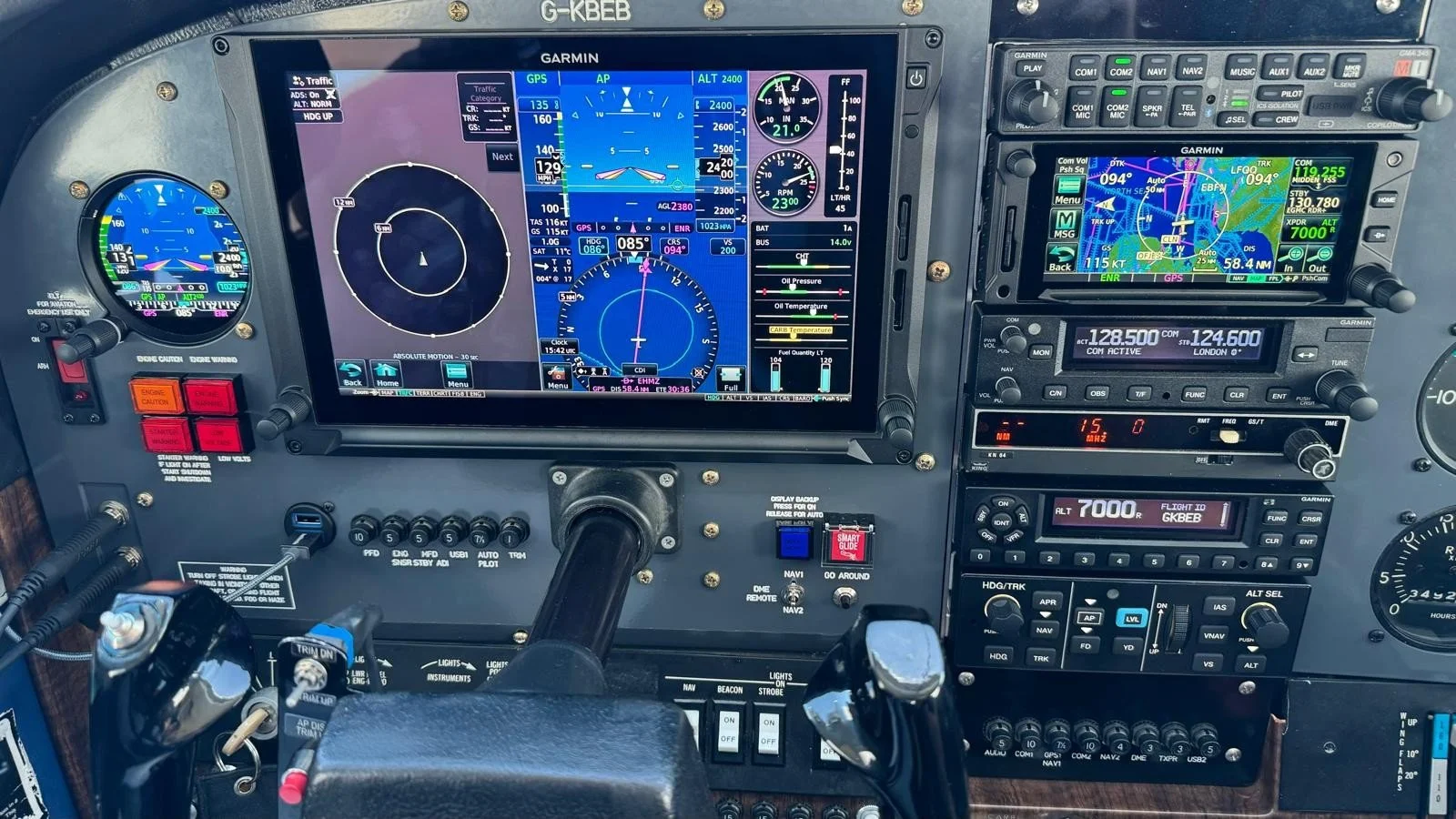 G-KBEB Avionics (1).jpg